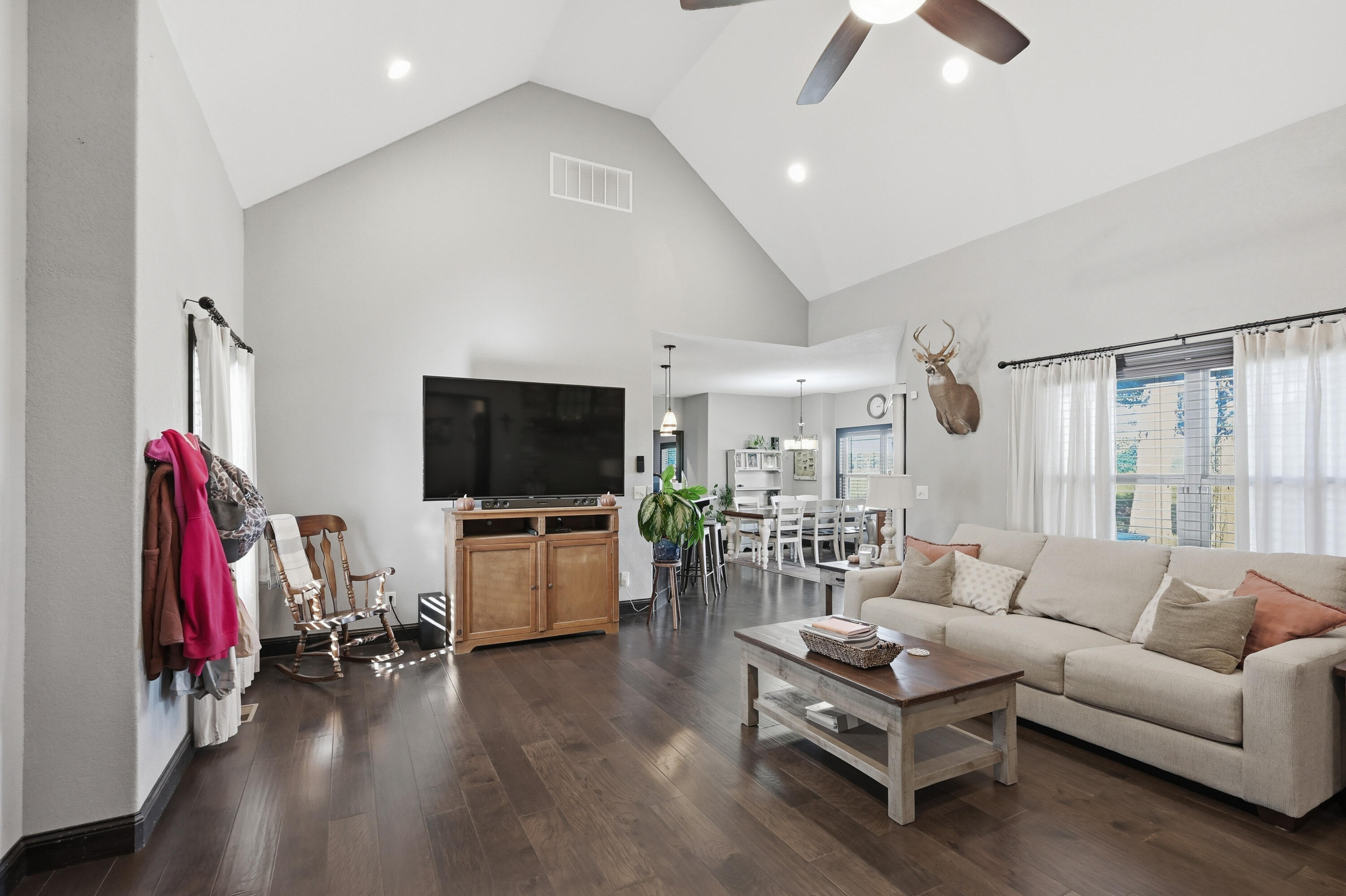 8161 Falcon Road Property Photo 8