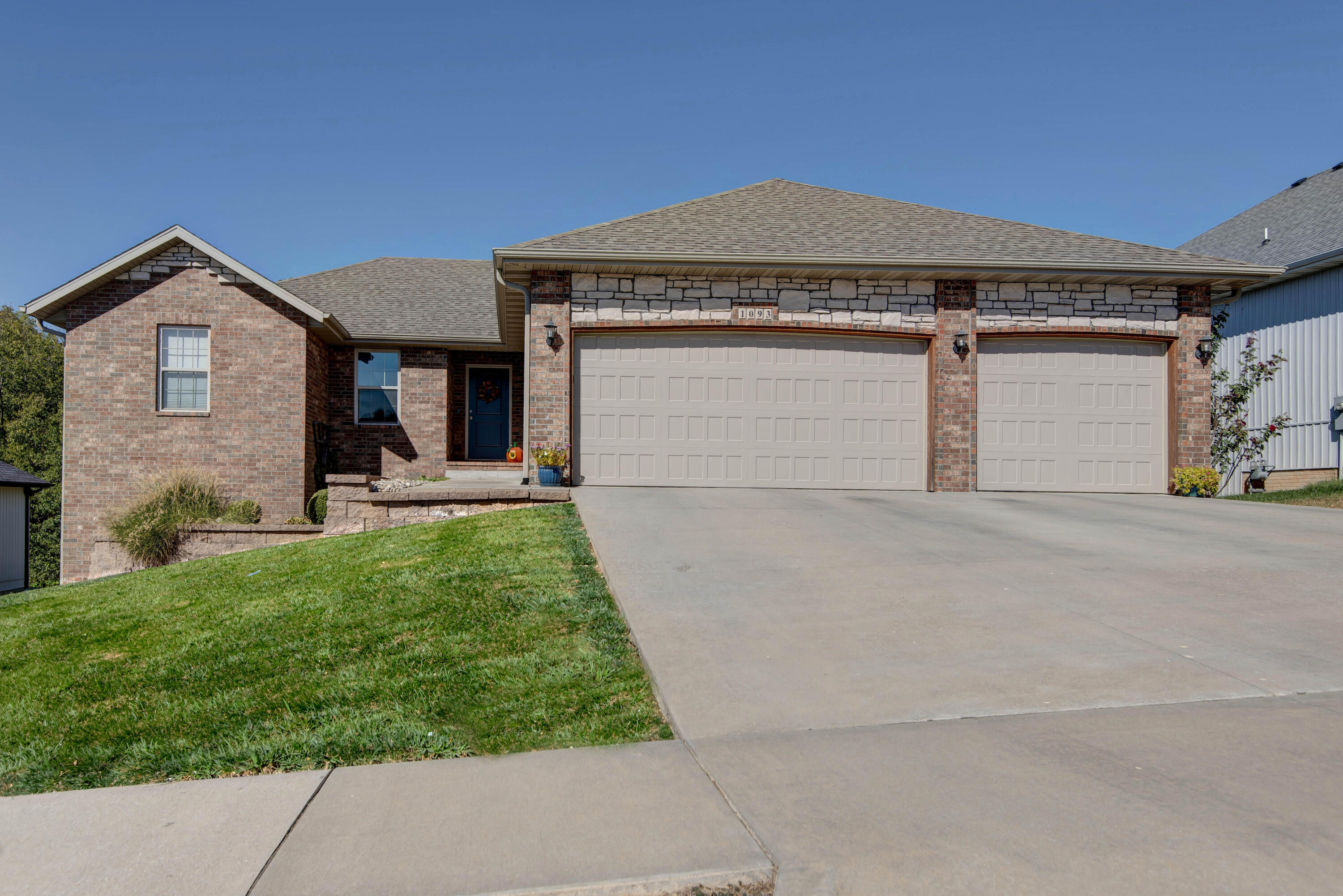 1093 East Lakota Street Property Photo 1