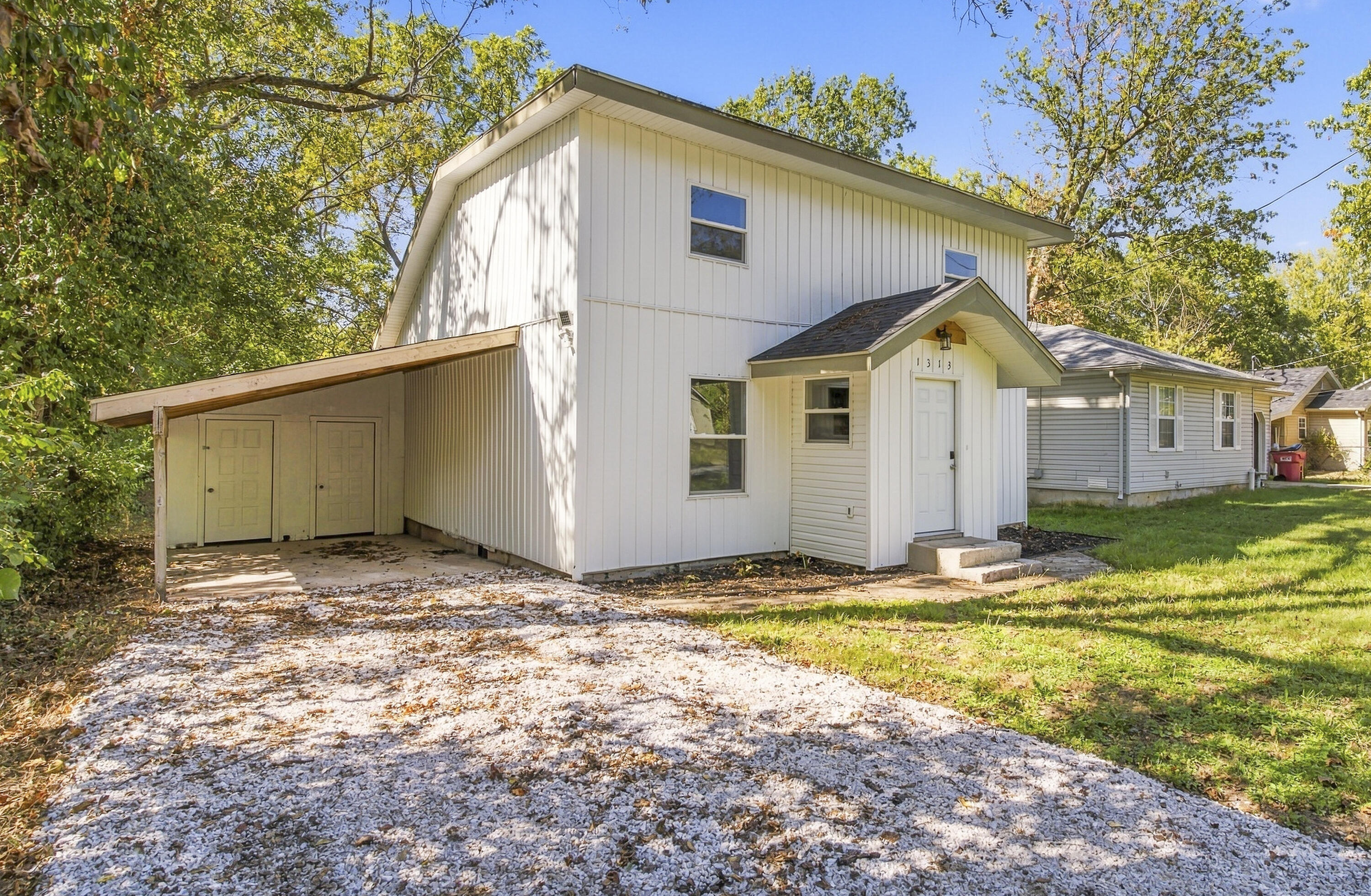 1313 North Clifton Avenue Property Photo 3