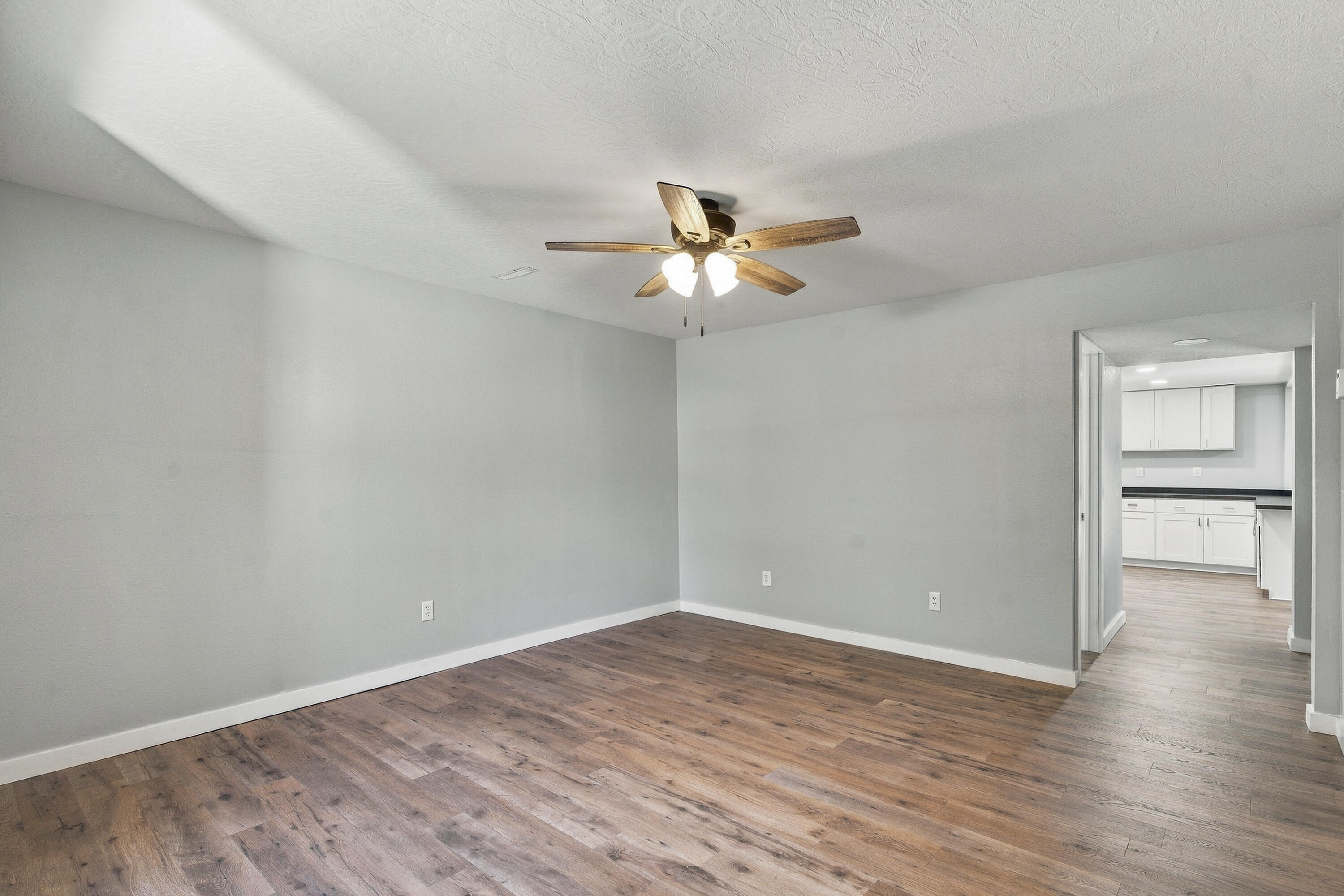 1313 North Clifton Avenue Property Photo 7