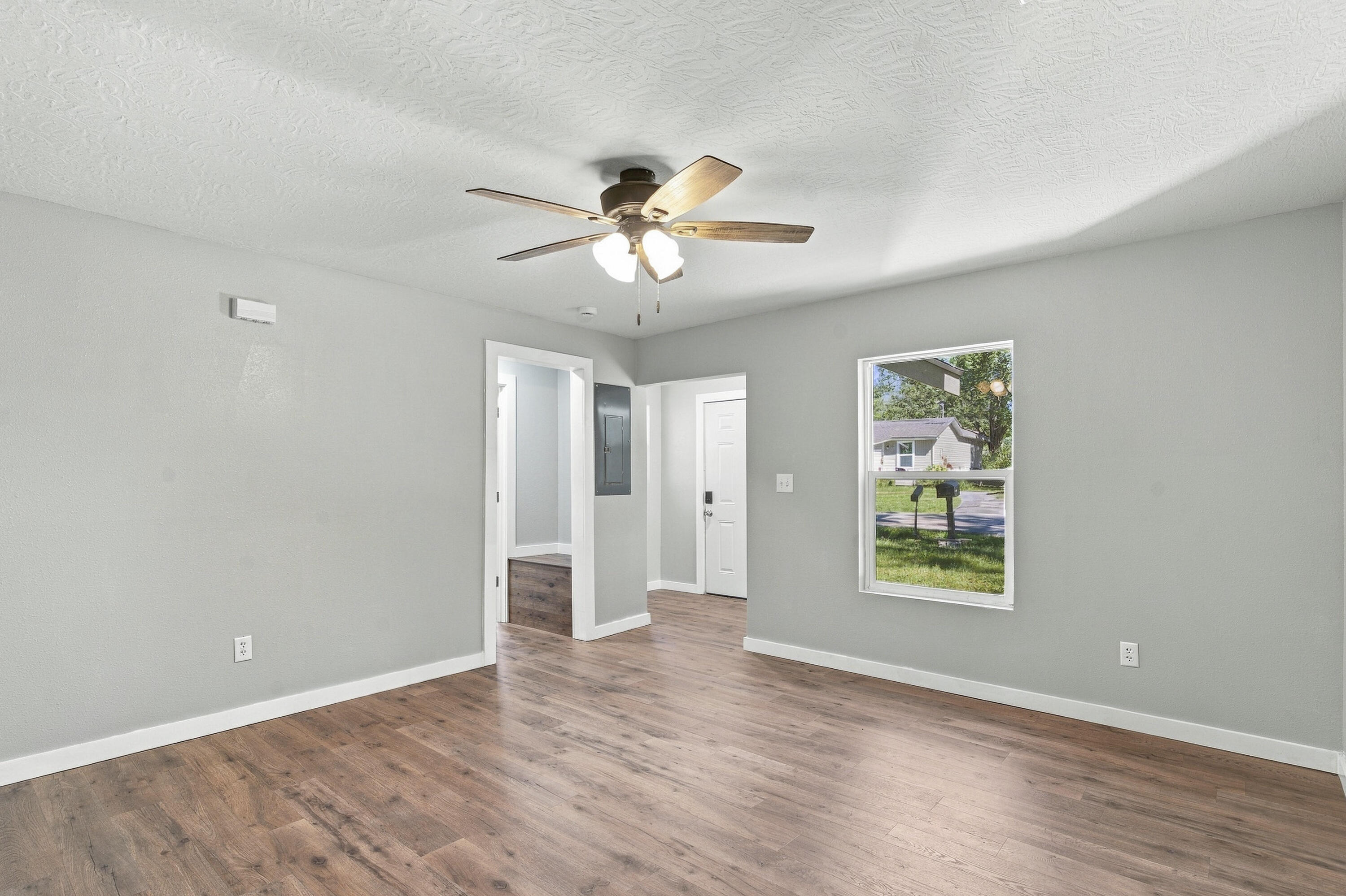 1313 North Clifton Avenue Property Photo 8