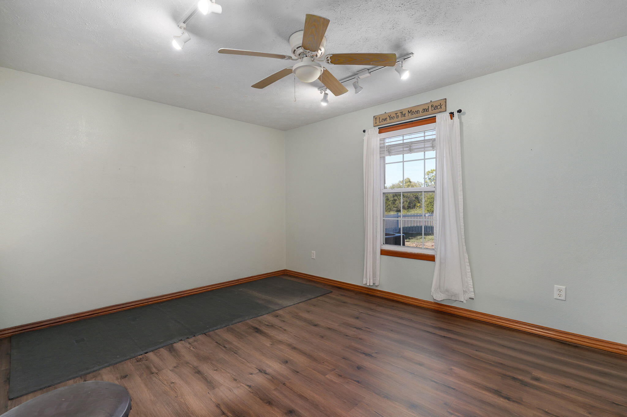 1519 East 515th Road Property Photo 22