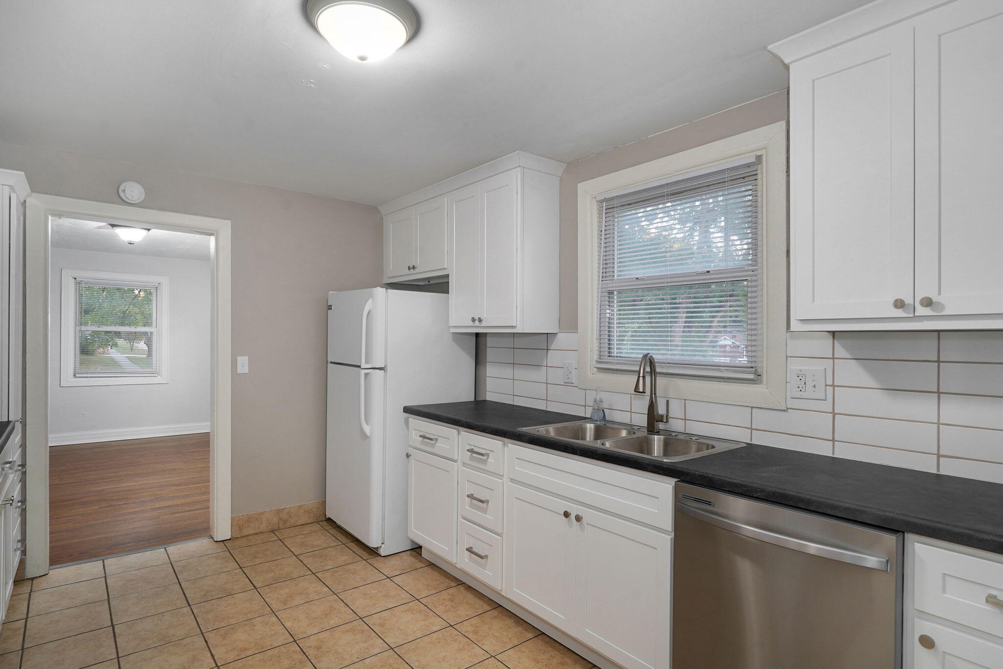 637 South Kickapoo Avenue Property Photo 16