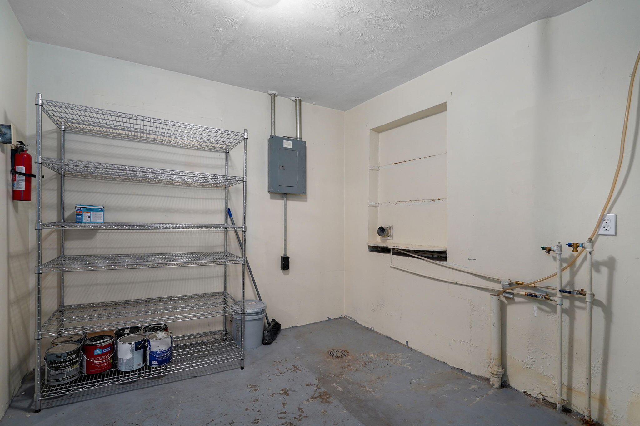 637 South Kickapoo Avenue Property Photo 24
