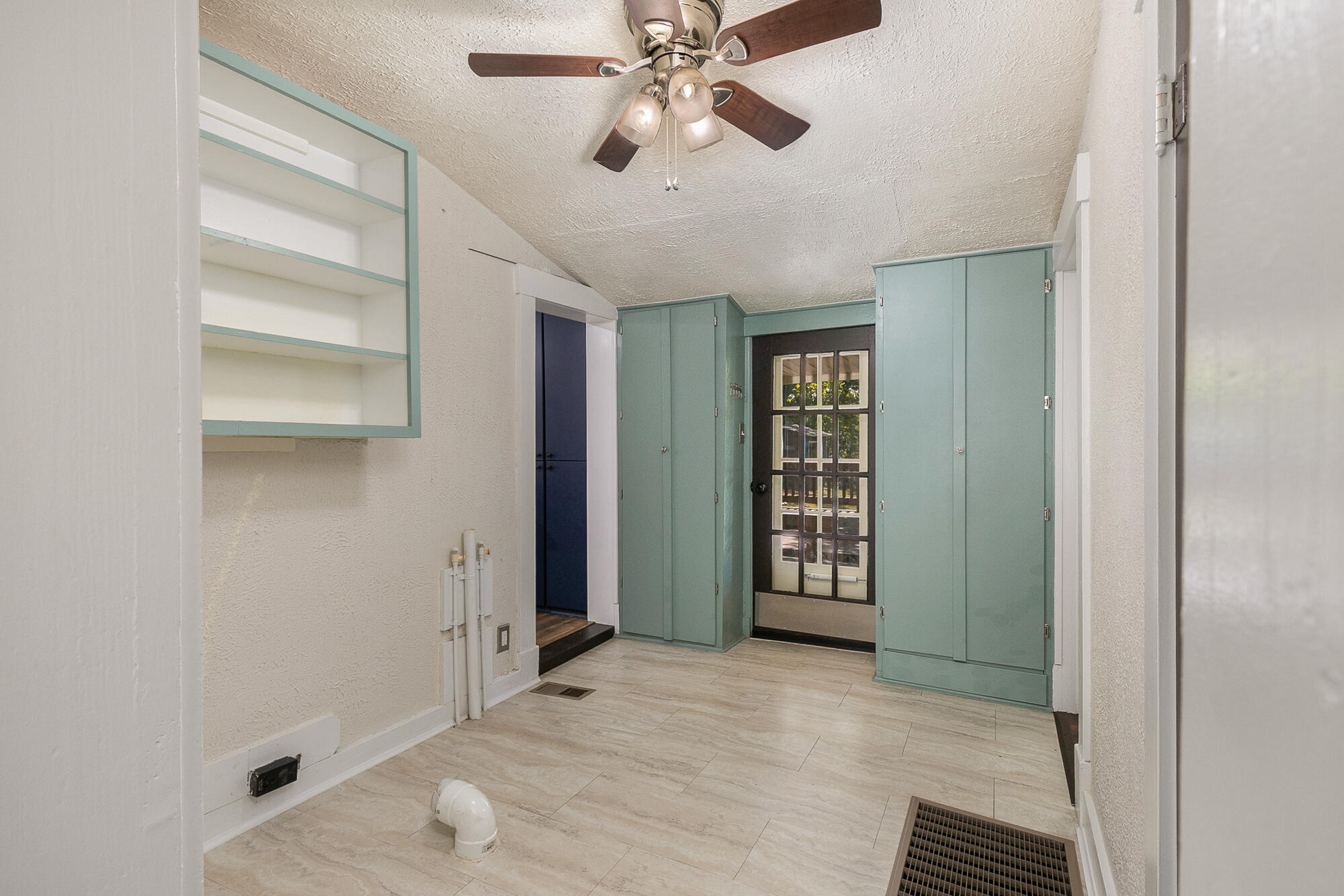 306 East Oak Street Property Photo 14
