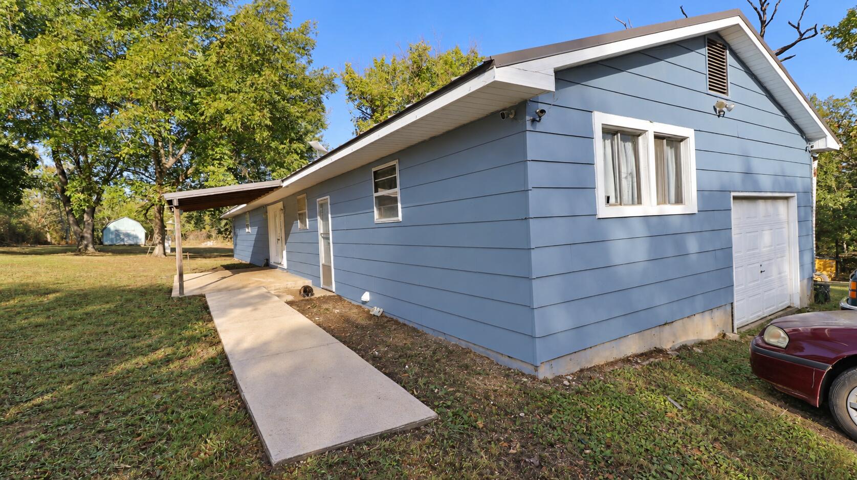 8969 County Road 445 Property Photo 5