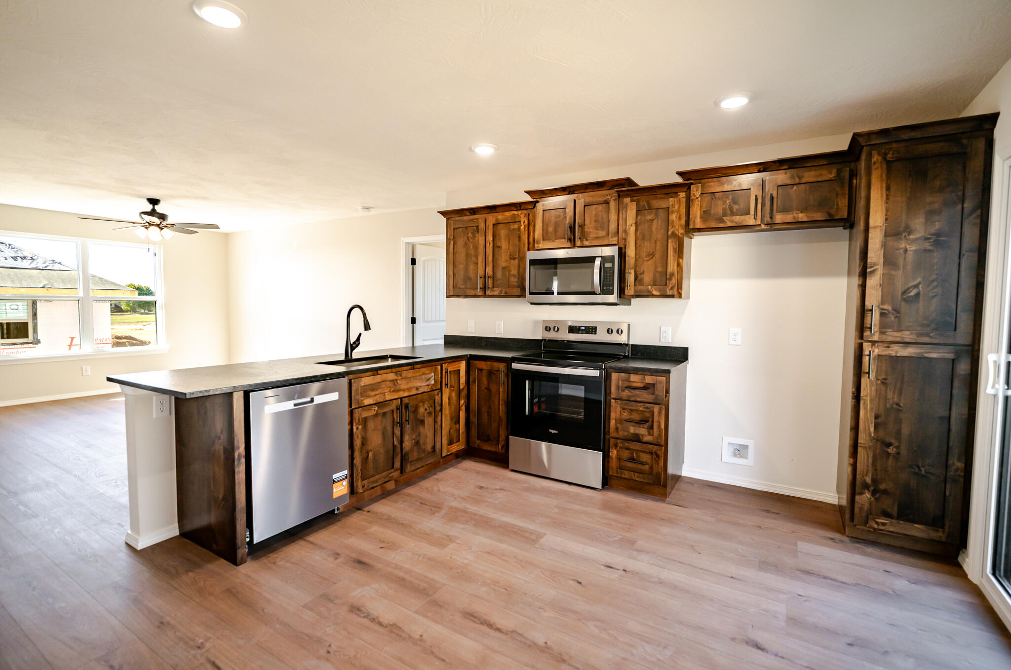 1008 Fenli Avenue Property Photo 4