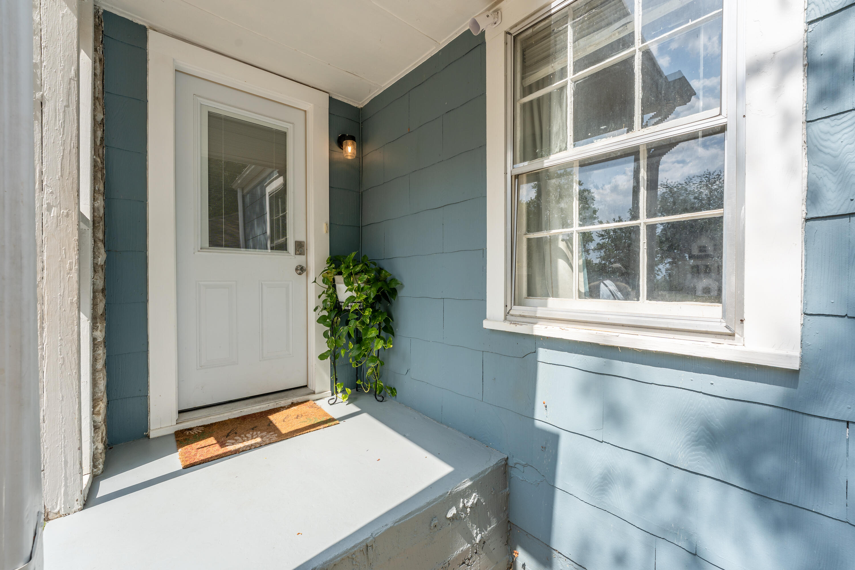 1349 East Stanford Street Property Photo 3