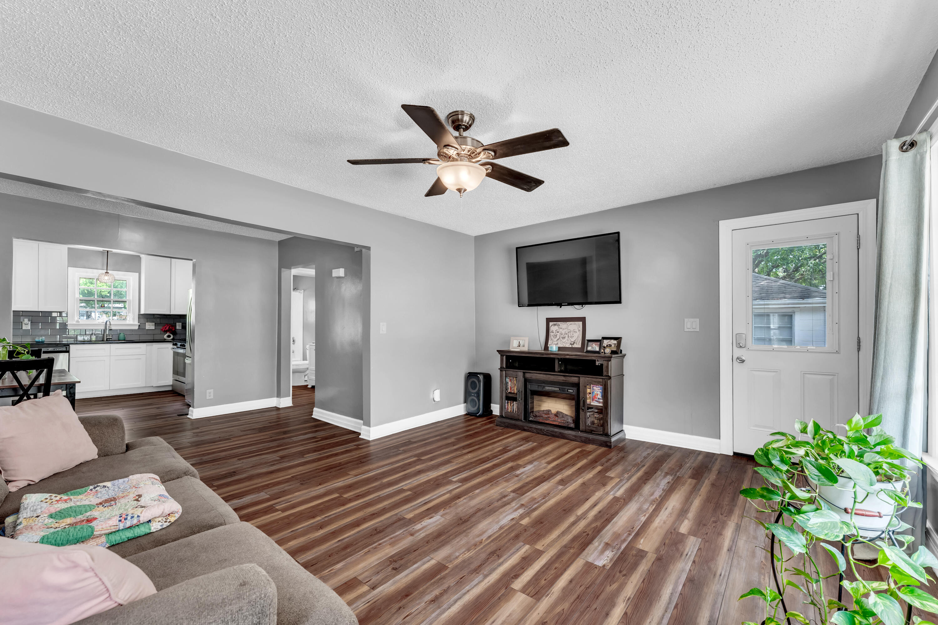1349 East Stanford Street Property Photo 6