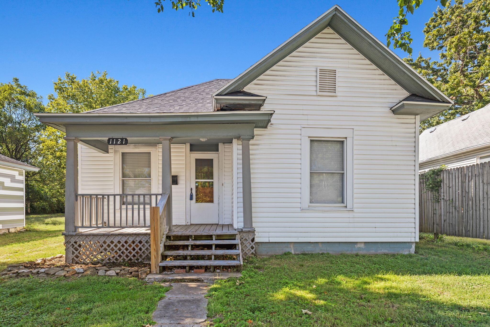 1121 North Prospect Avenue Property Photo 1