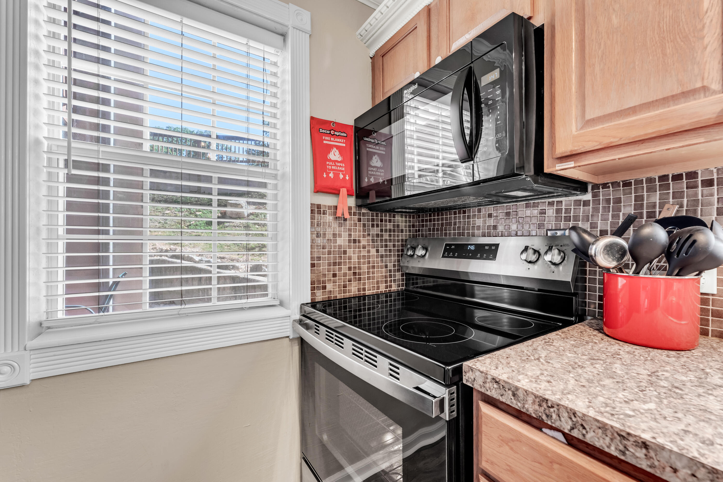6 Woodpecker Lane # 1 Property Photo 12