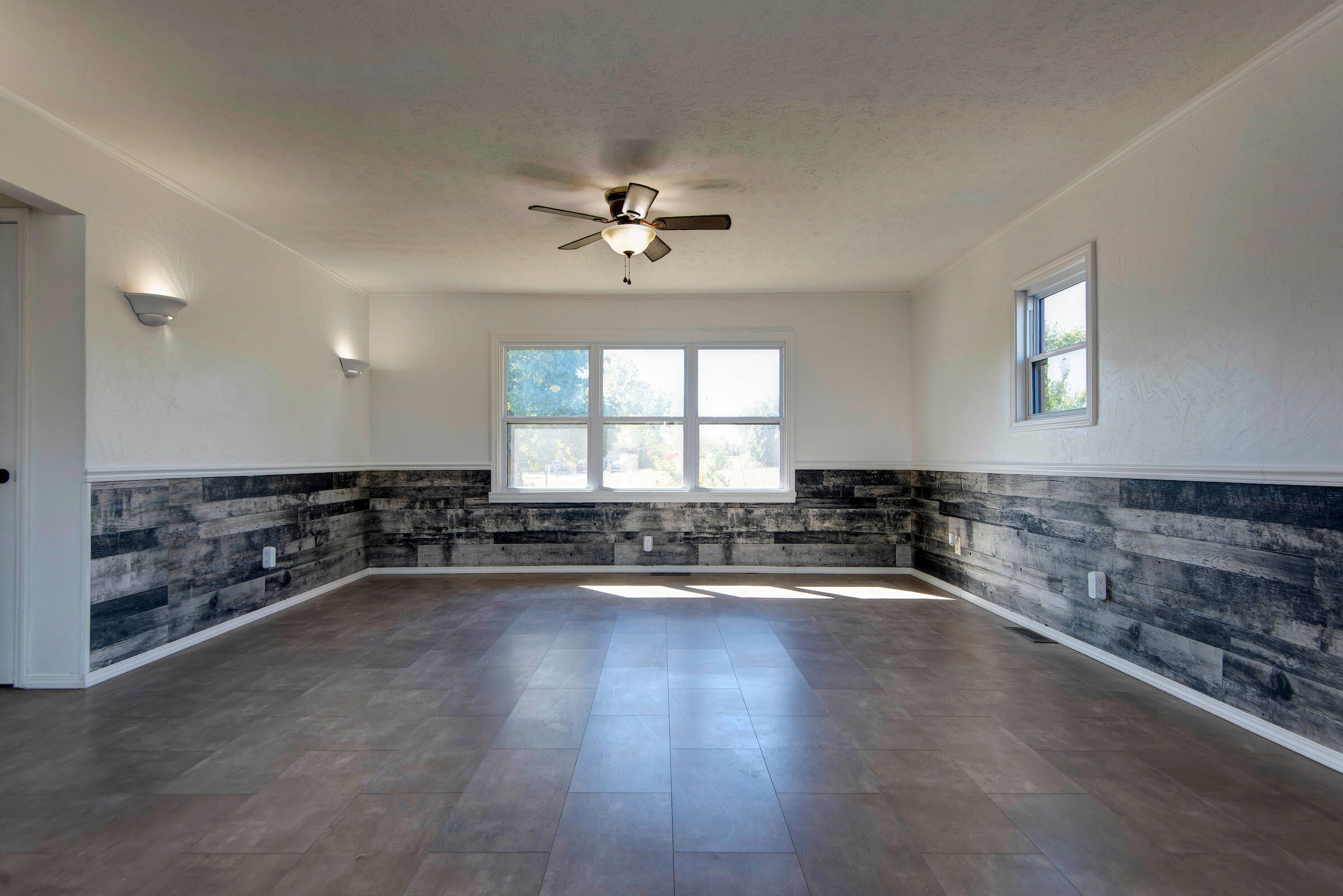 6711 North Farm Road 97 Property Photo 10
