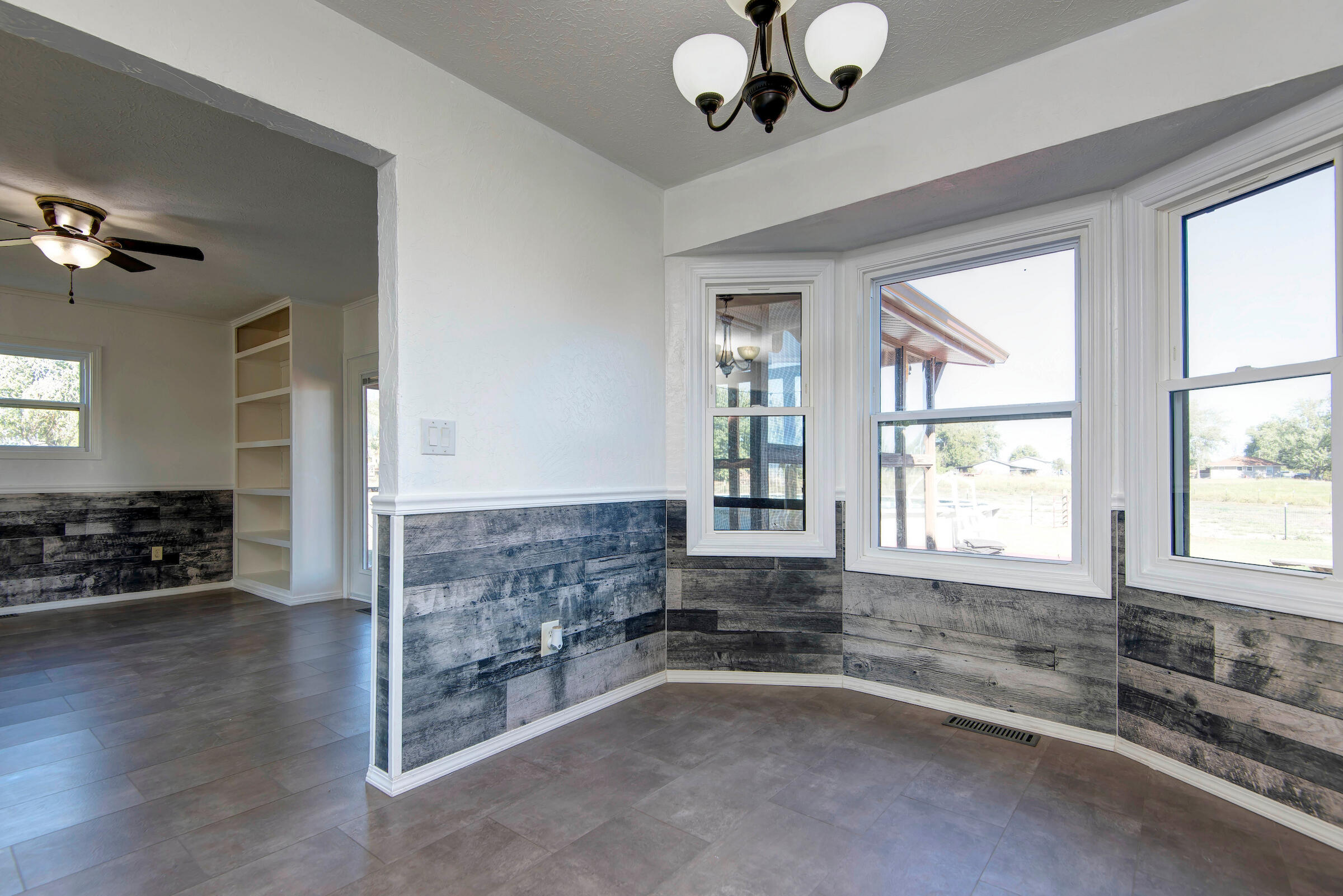 6711 North Farm Road 97 Property Photo 12
