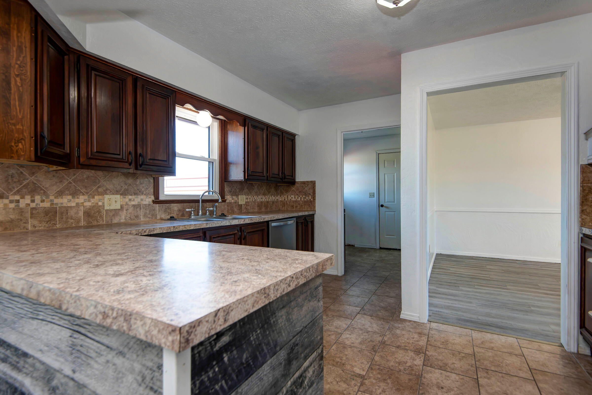 6711 North Farm Road 97 Property Photo 14