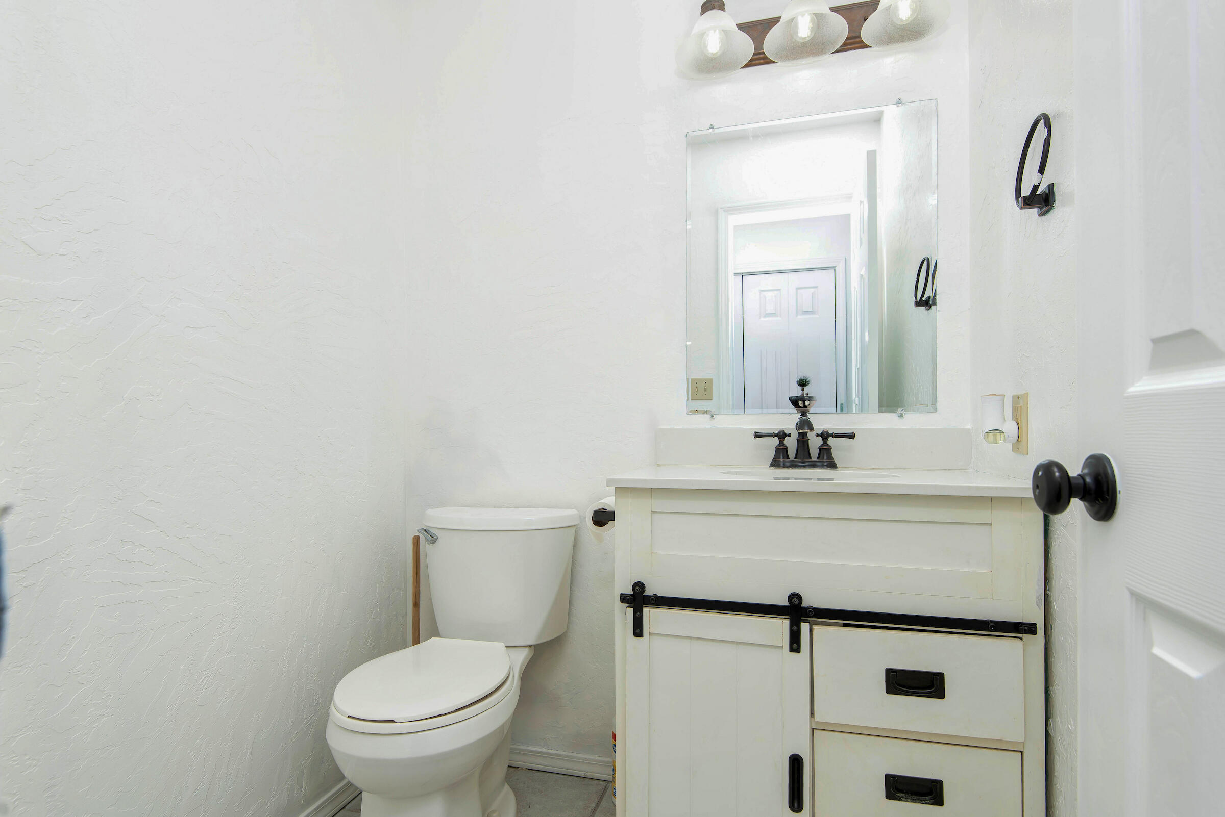 6711 North Farm Road 97 Property Photo 18