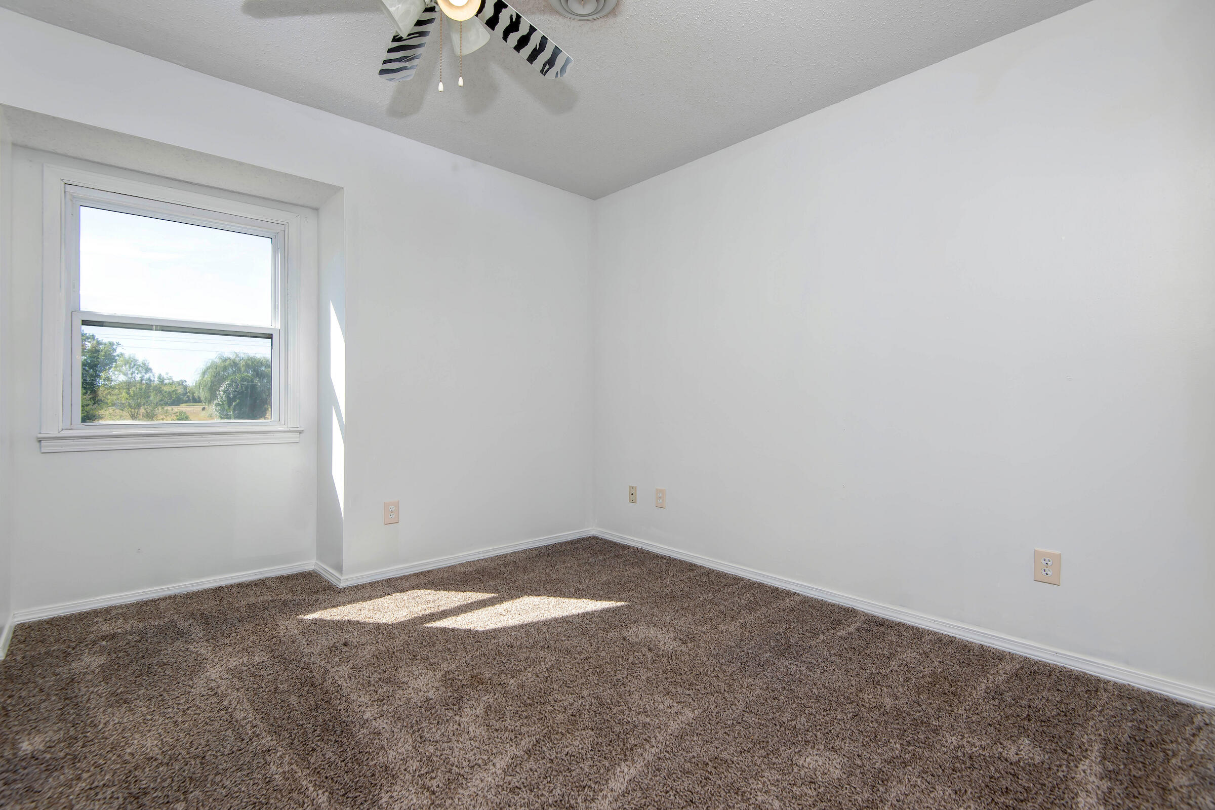 6711 North Farm Road 97 Property Photo 22
