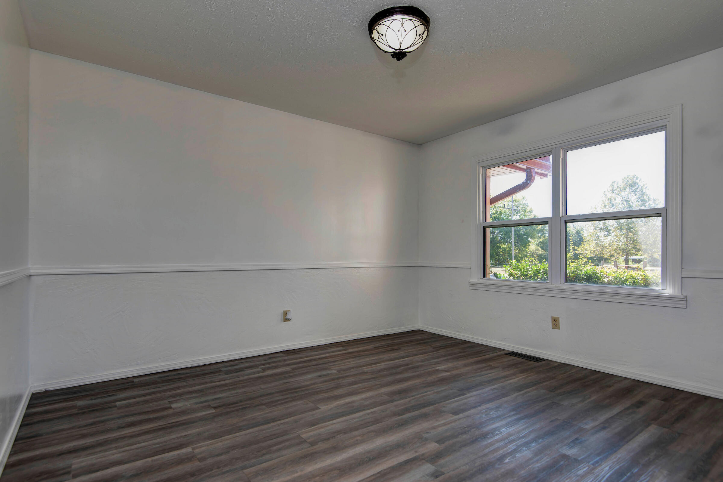 6711 North Farm Road 97 Property Photo 24