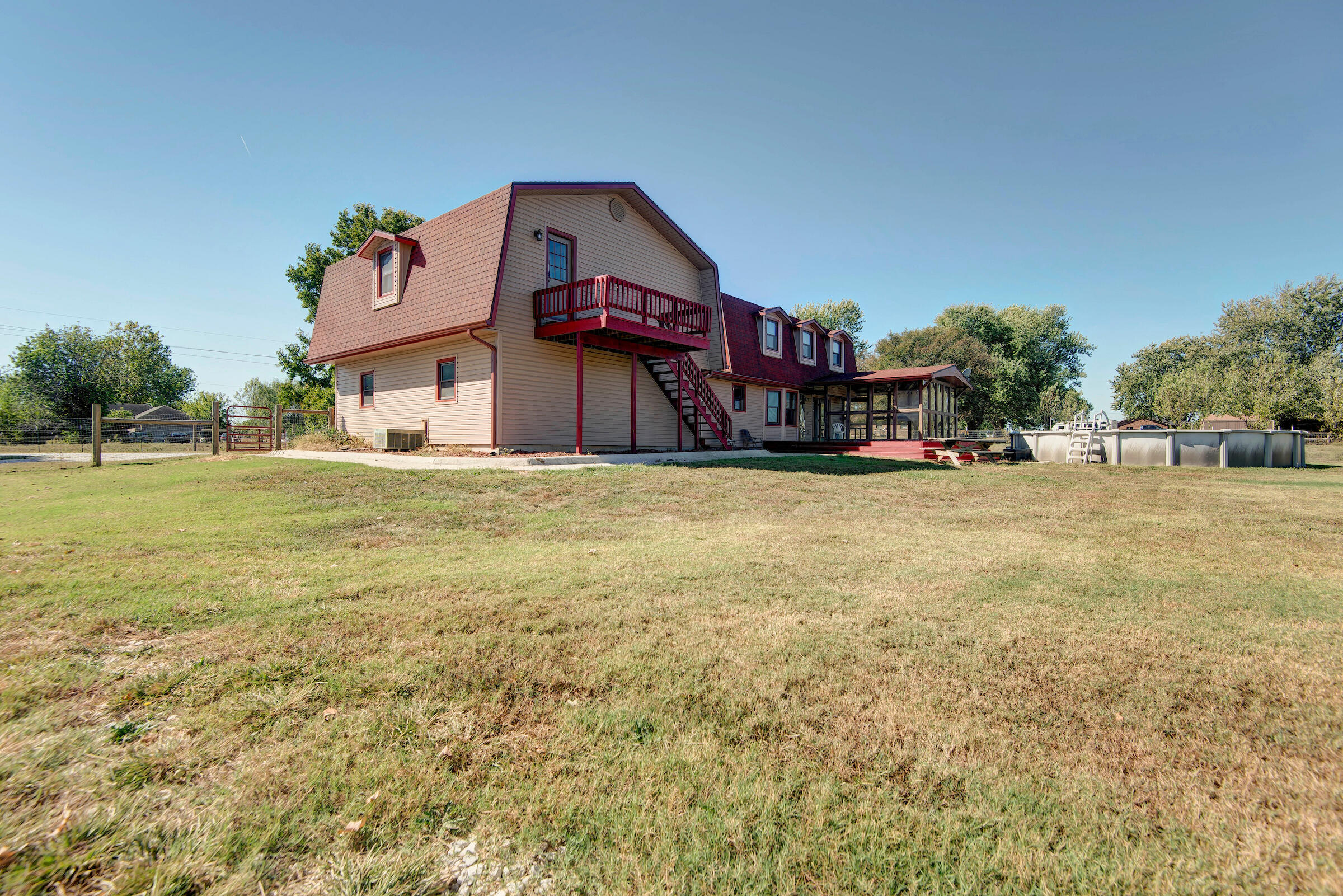 6711 North Farm Road 97 Property Photo 37