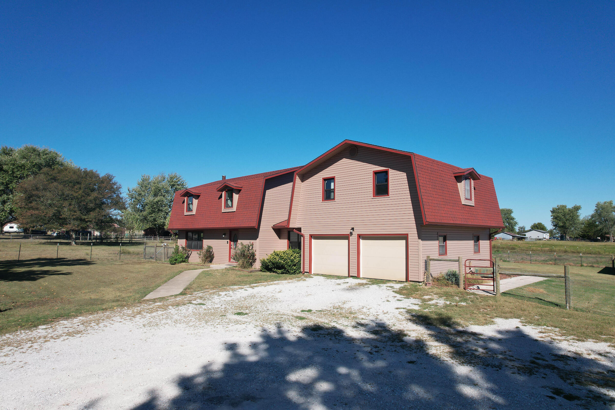 6711 North Farm Road 97 Property Photo 48