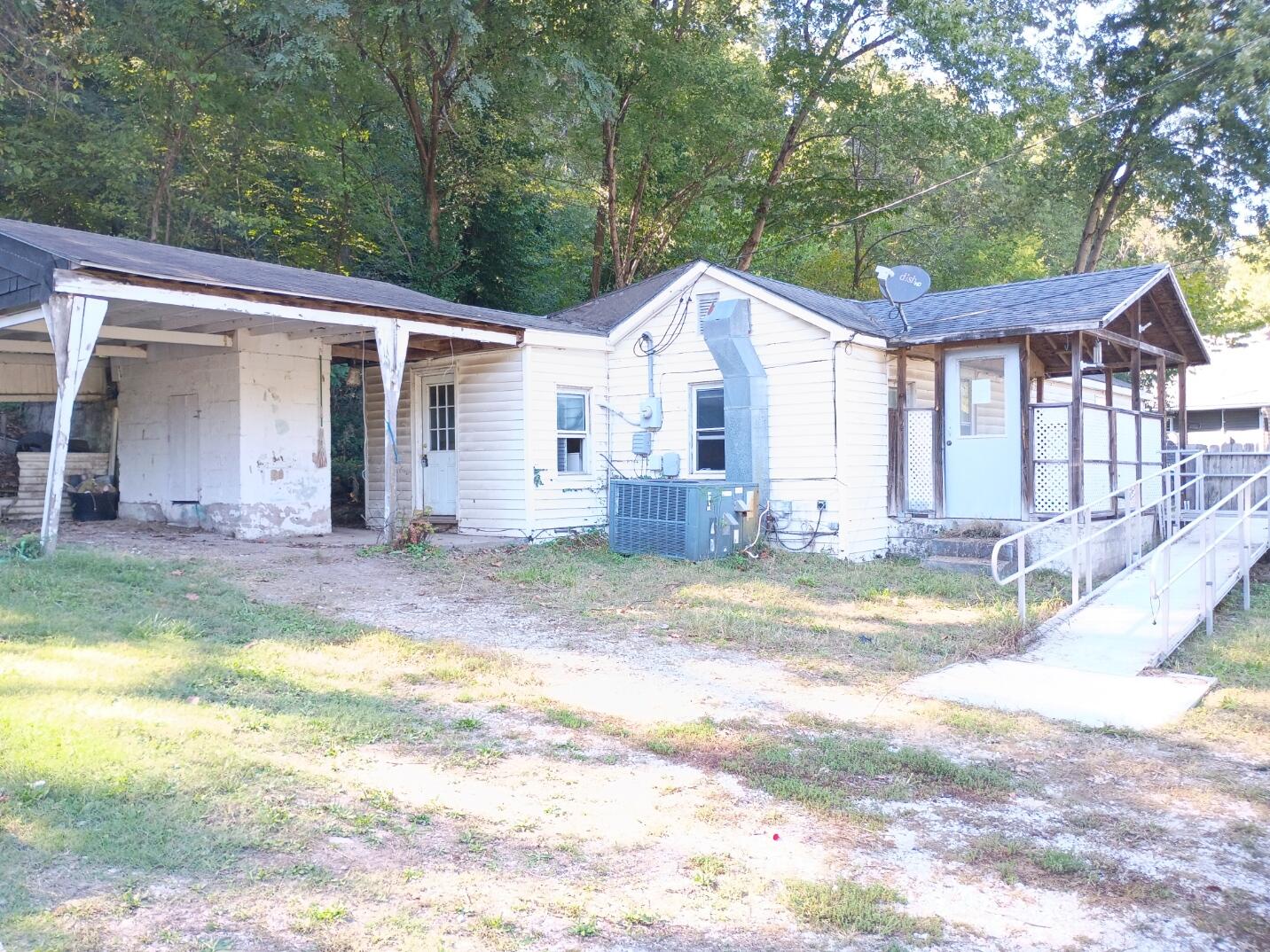 9083 State Highway 59 Property Photo 2