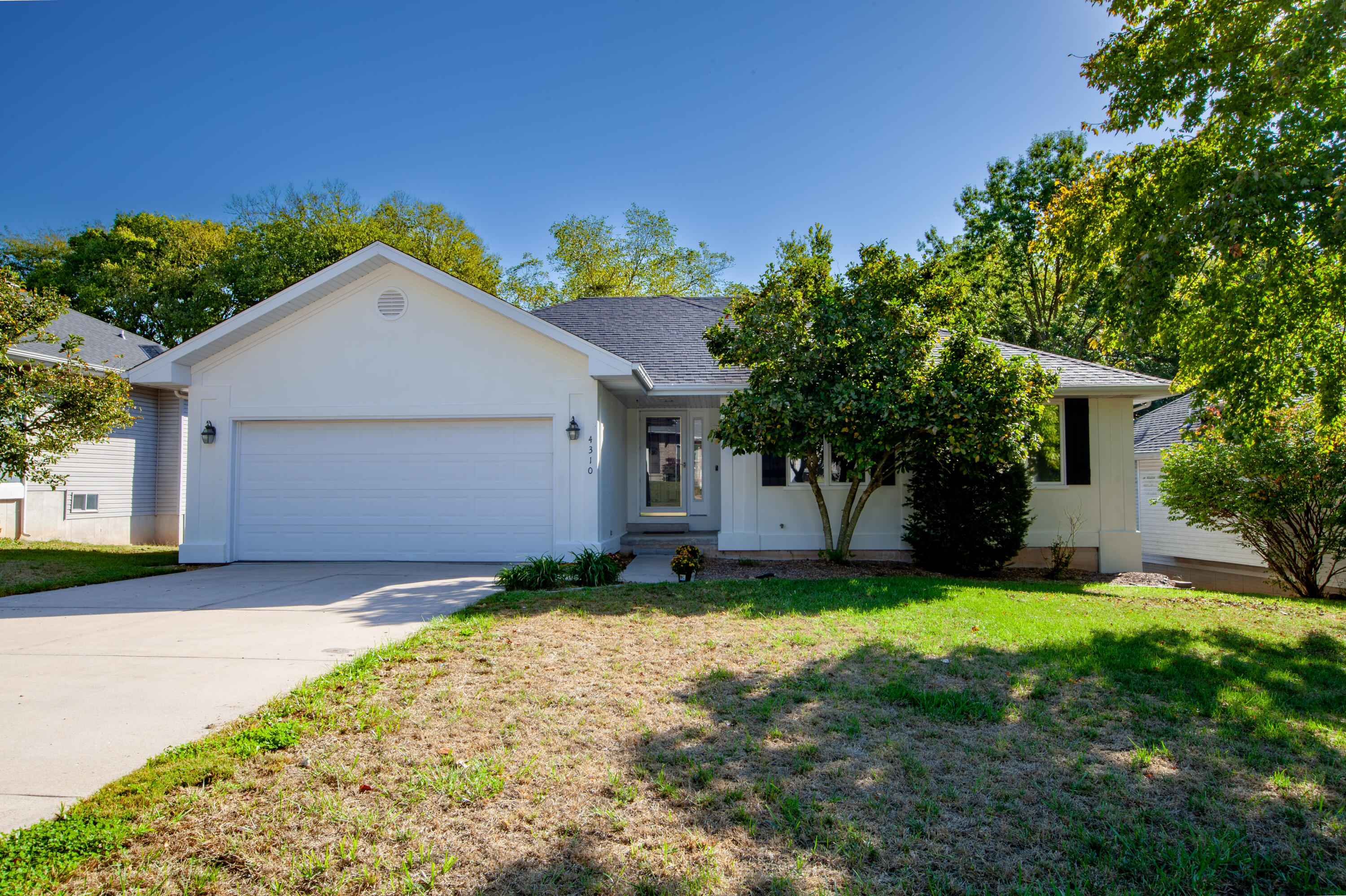 4310 South Mentor Avenue Property Photo 1