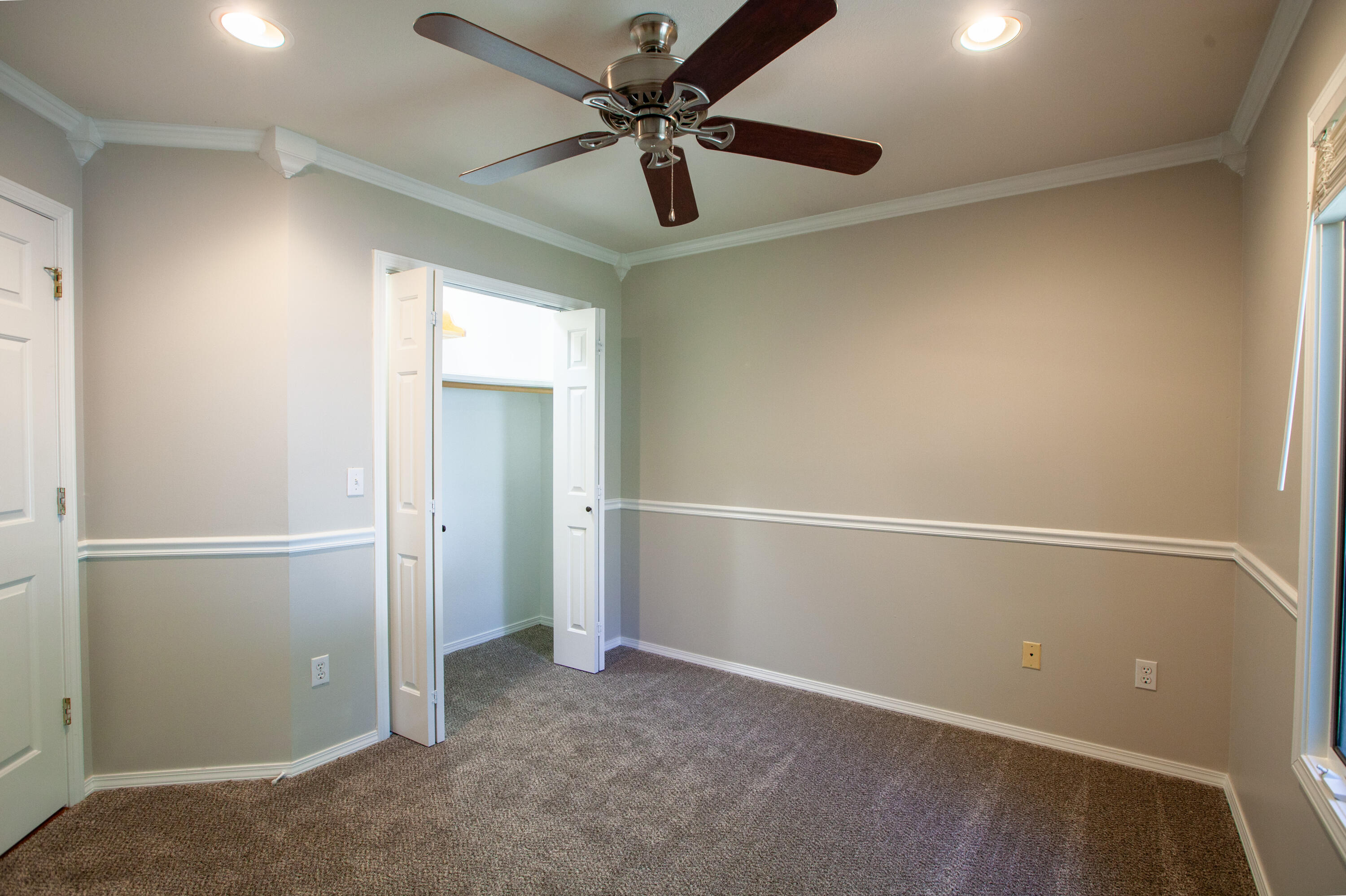 4310 South Mentor Avenue Property Photo 27