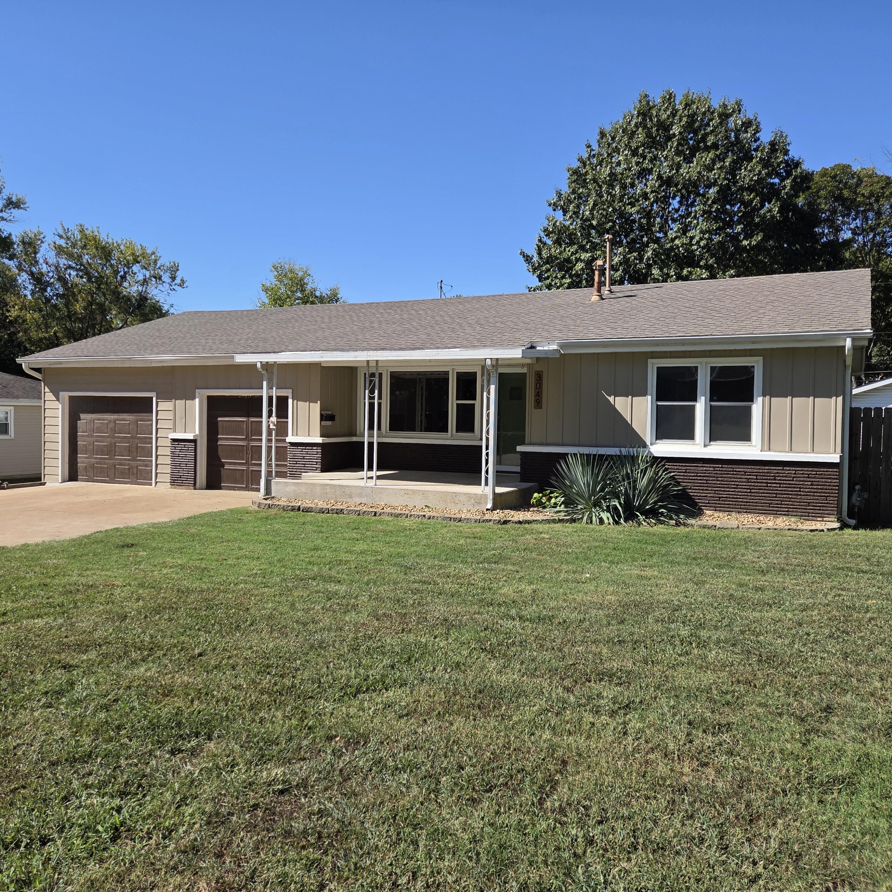 3049 South Parkview Avenue Property Photo 1