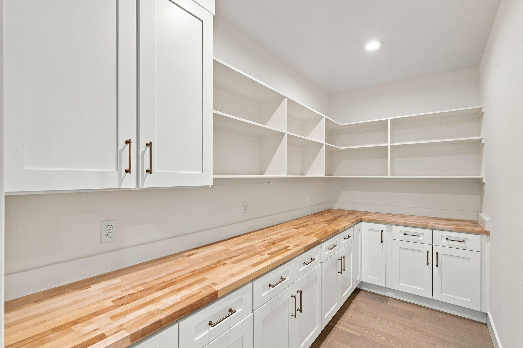 3875 Rose Avenue Property Photo 12