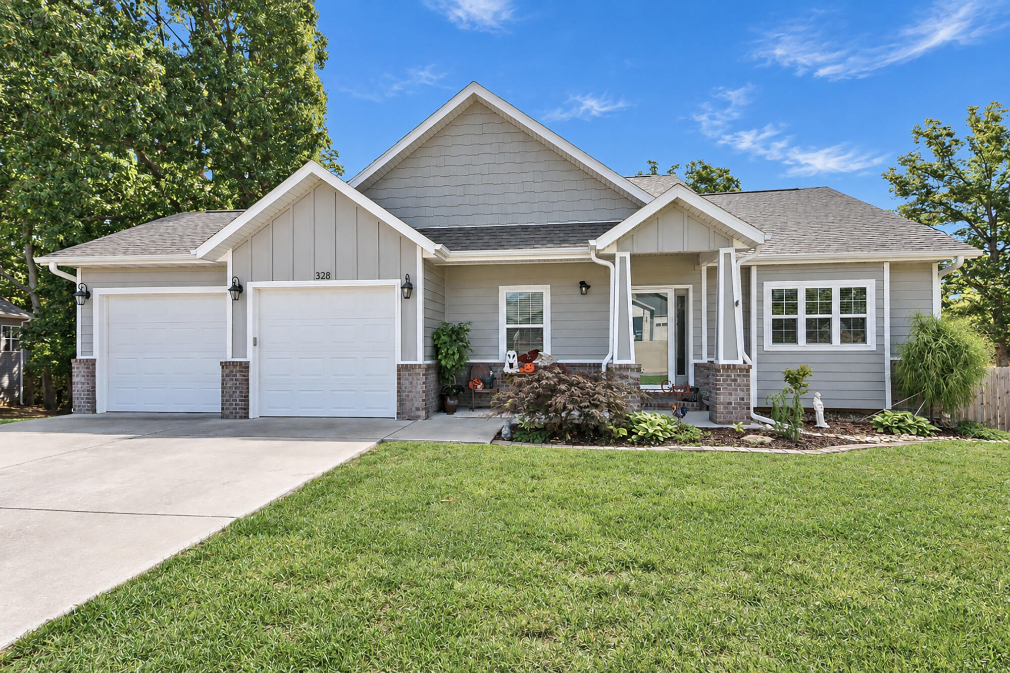 328 Three Pines Circle Property Photo 1