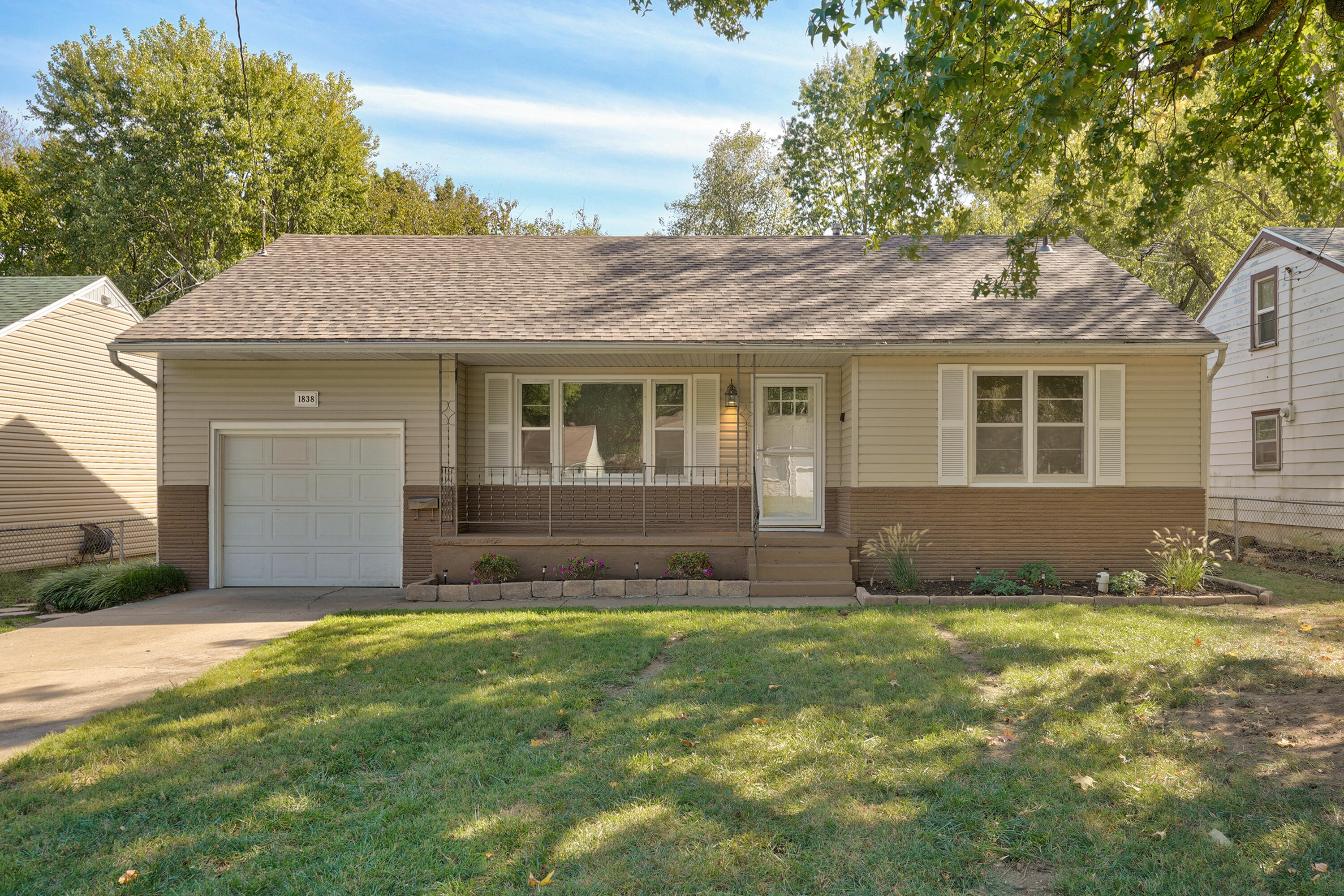 1838 South Kimbrough Avenue Property Photo 1