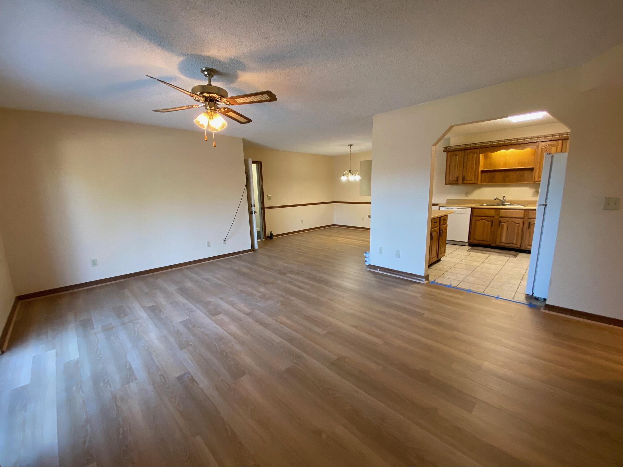 140 Wilshire Drive 38 Property Photo 9