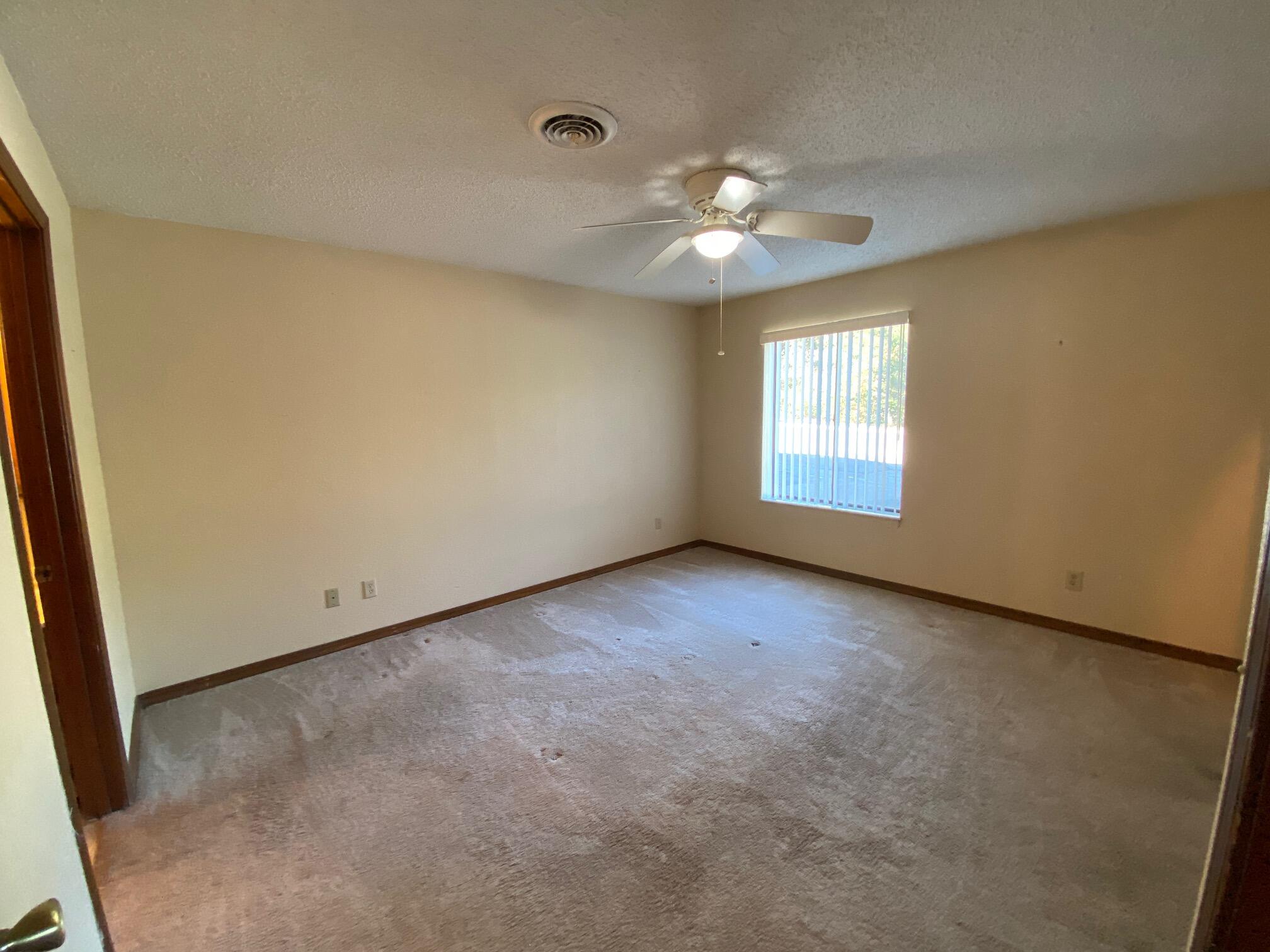 140 Wilshire Drive 38 Property Photo 10