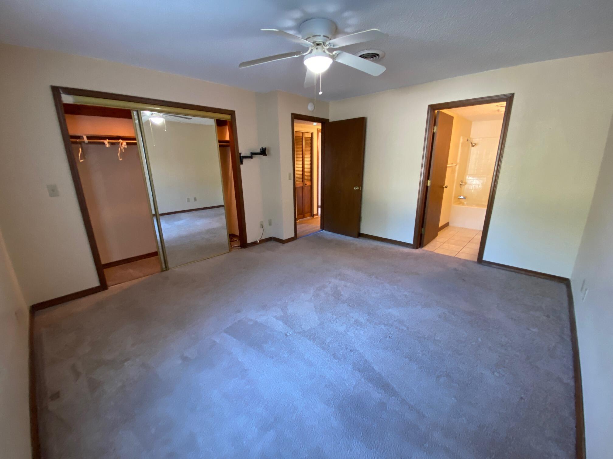 140 Wilshire Drive 38 Property Photo 11
