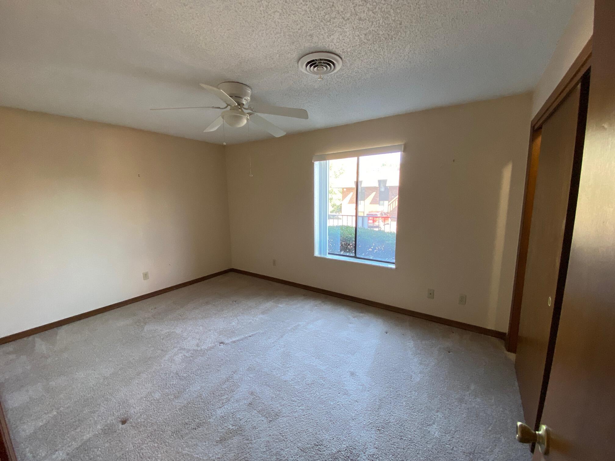 140 Wilshire Drive 38 Property Photo 13