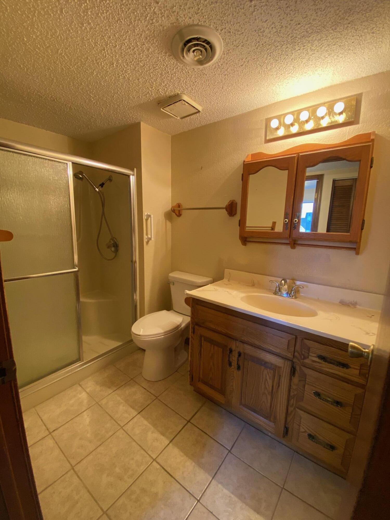 140 Wilshire Drive 38 Property Photo 14