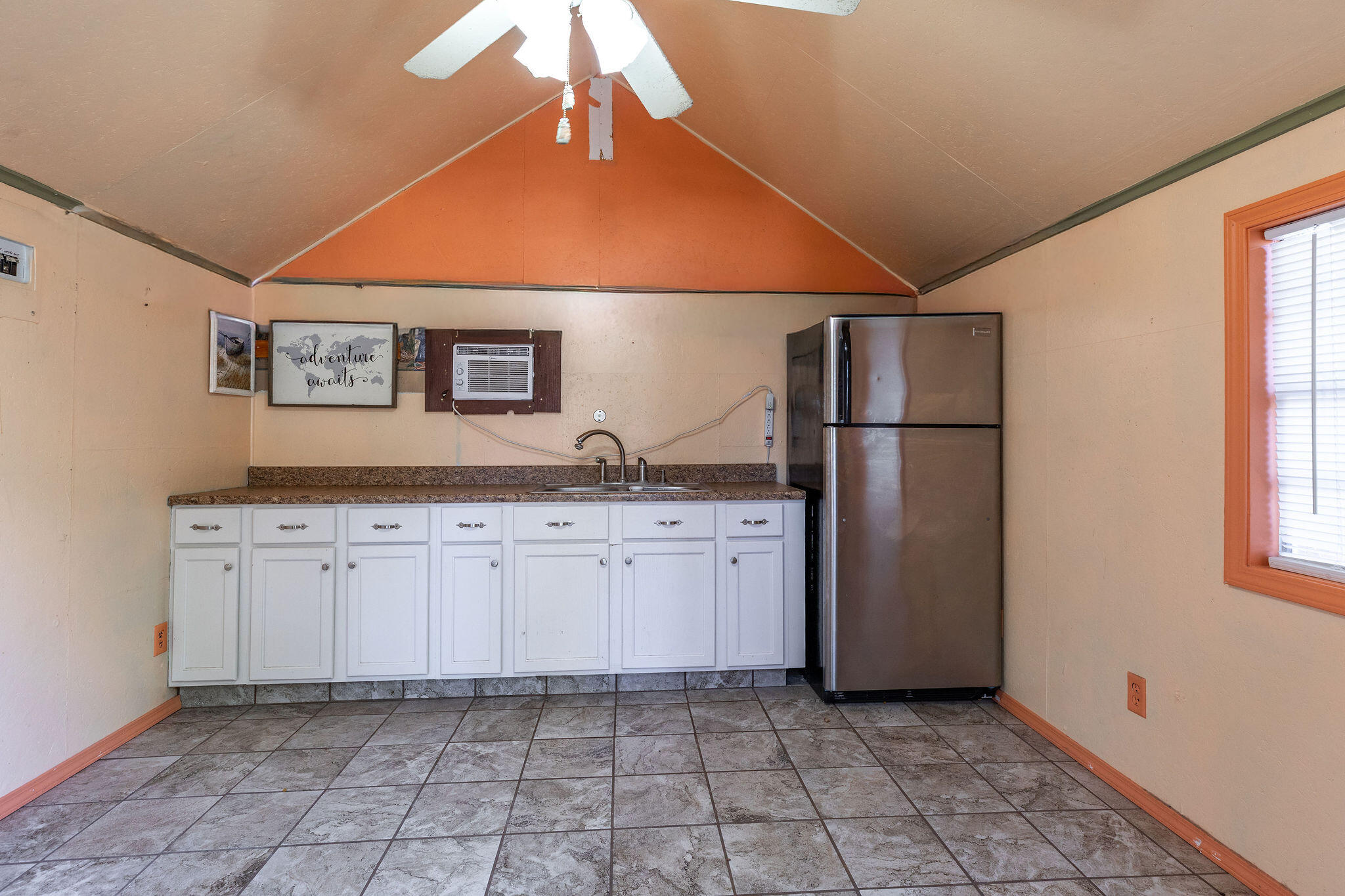 154 Bee Hive Property Photo 6
