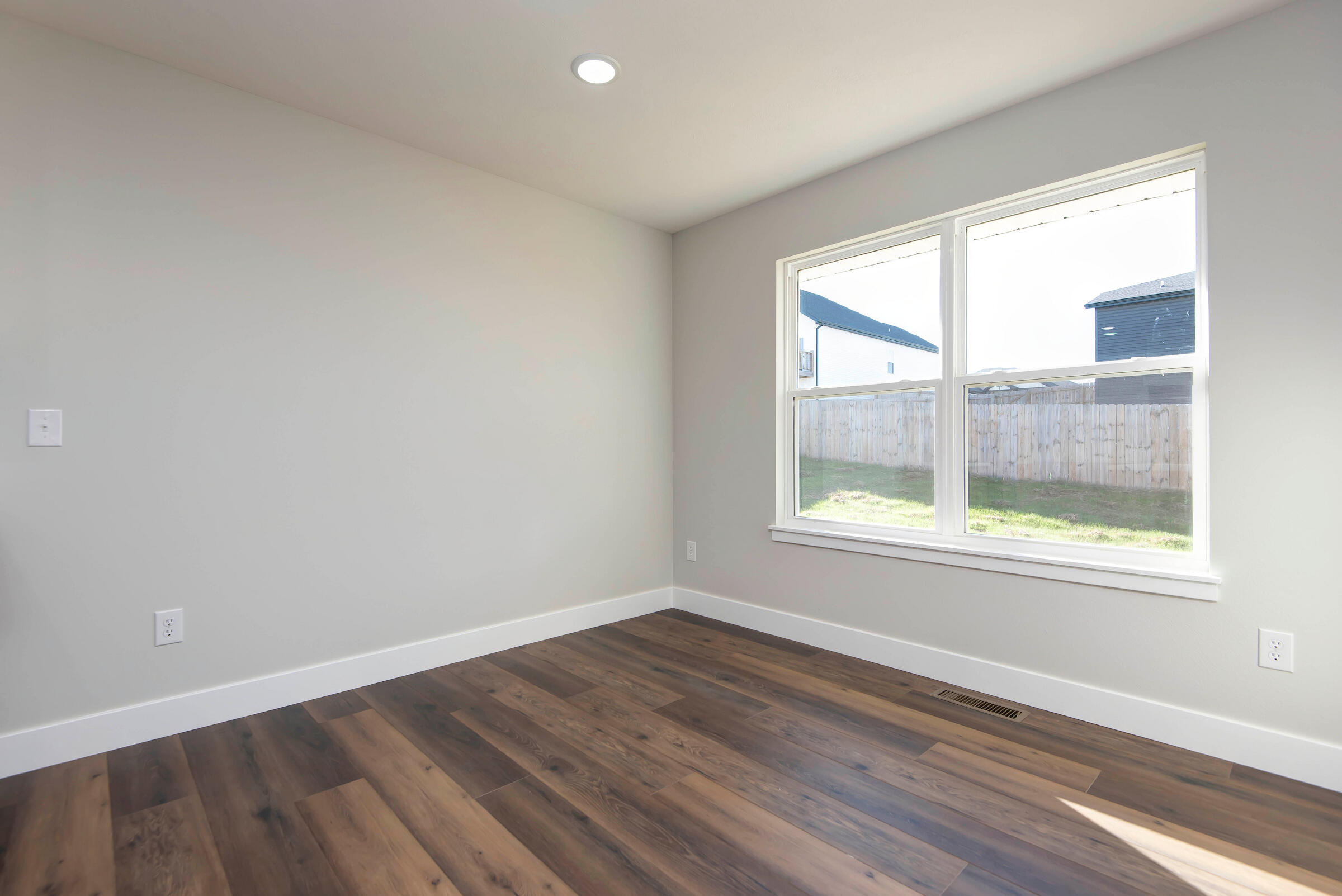 2612 West Pigeon Drive Property Photo 10