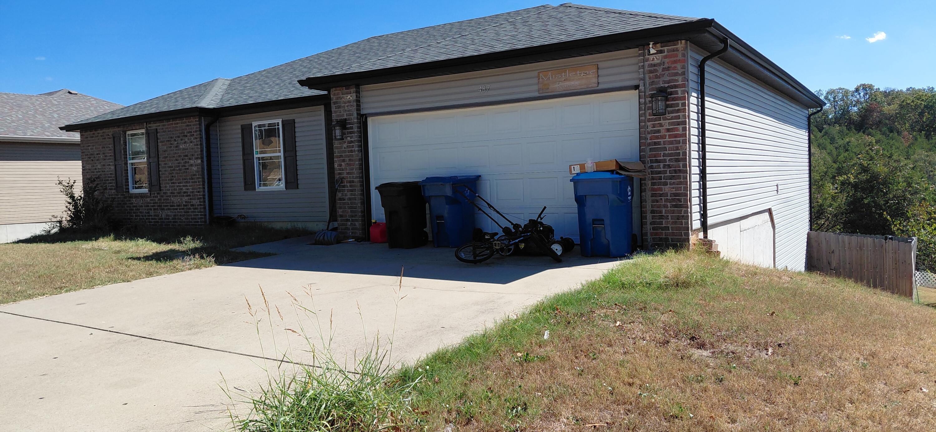 487 Amber Avenue Property Photo 1