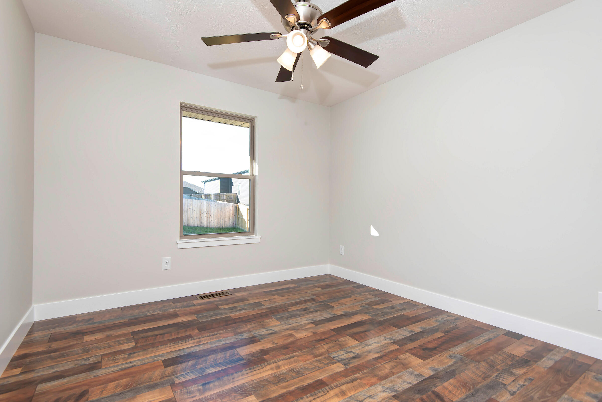 2608 West Pigeon Drive Property Photo 19