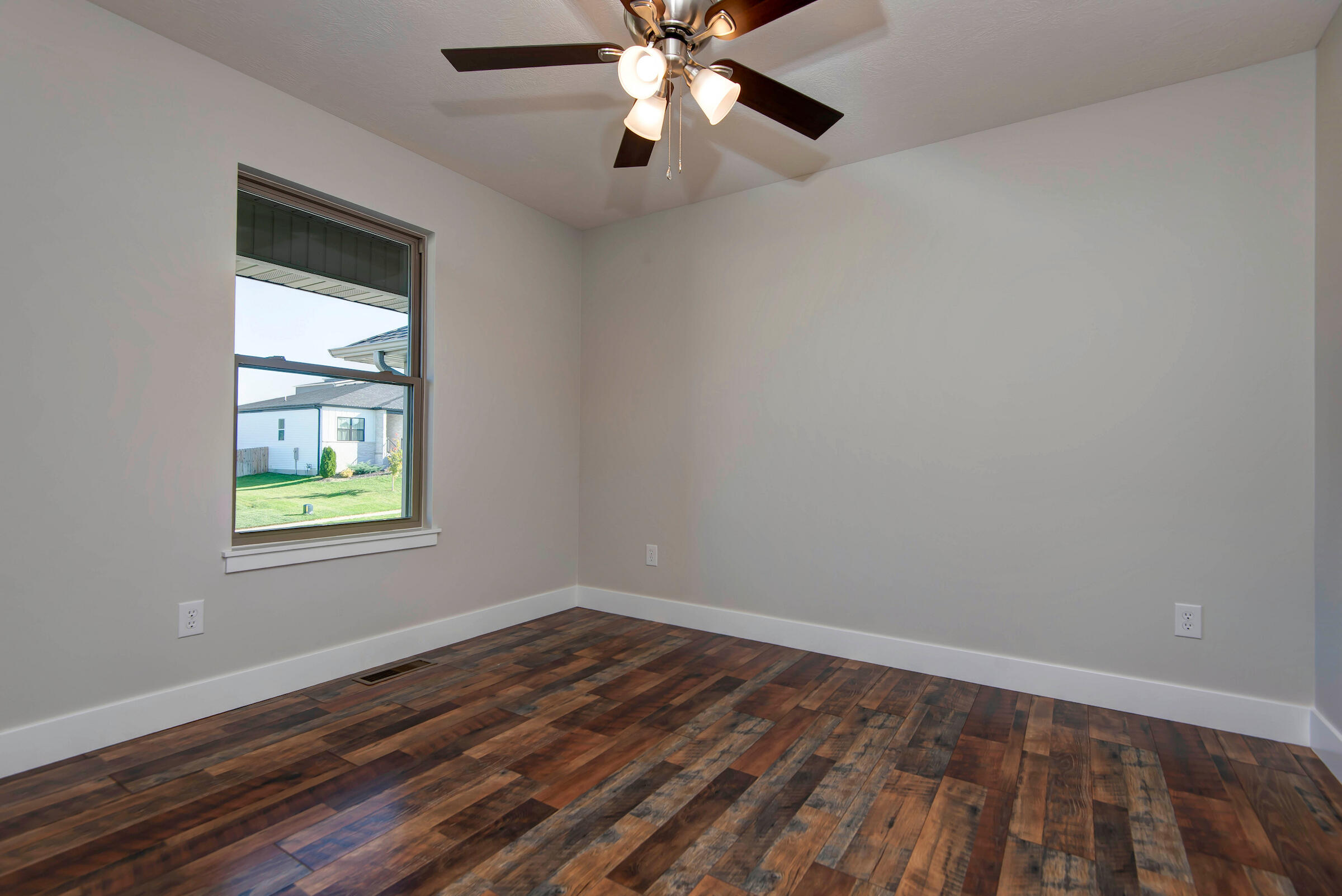 2608 West Pigeon Drive Property Photo 21