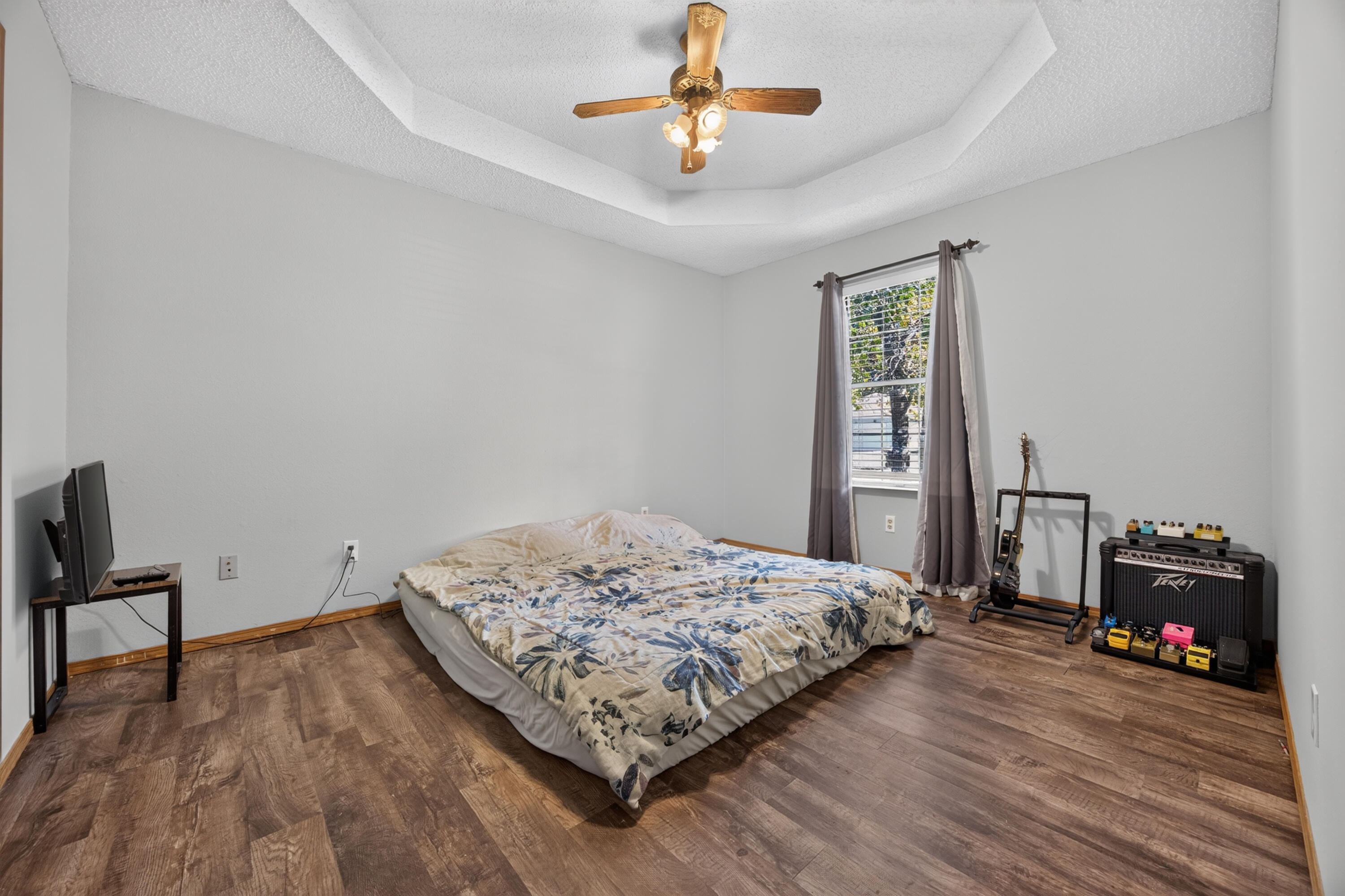5627 South Dayton Avenue Property Photo 11