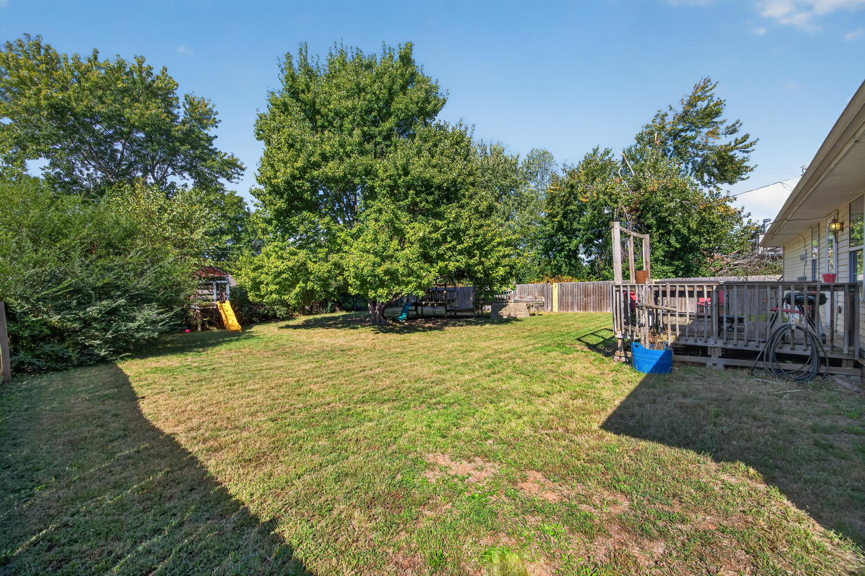 5627 South Dayton Avenue Property Photo 20