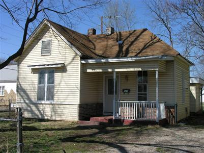 937 West Elm Street Property Photo 1
