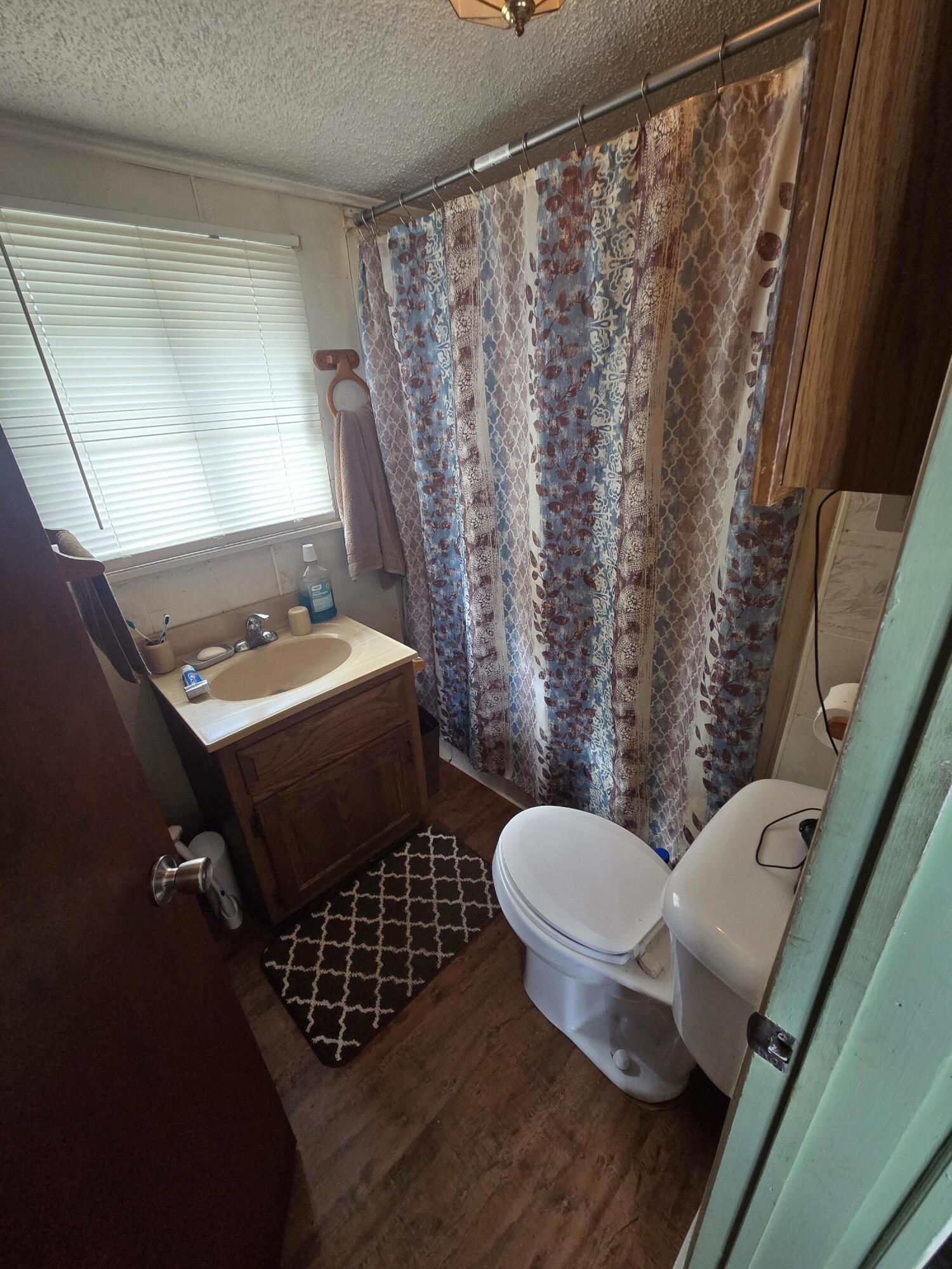 946 County Road 3670 Property Photo 8