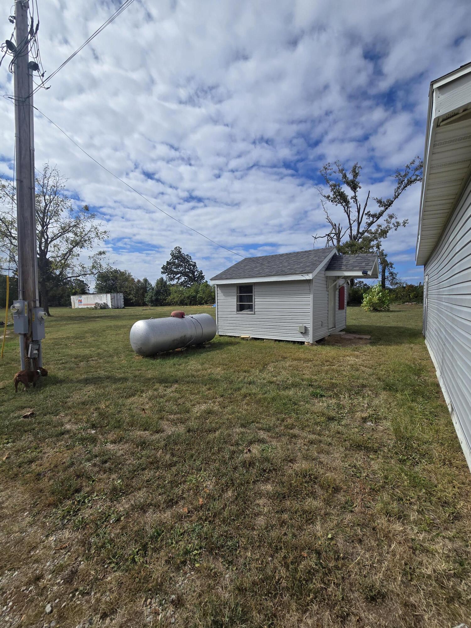 946 County Road 3670 Property Photo 17