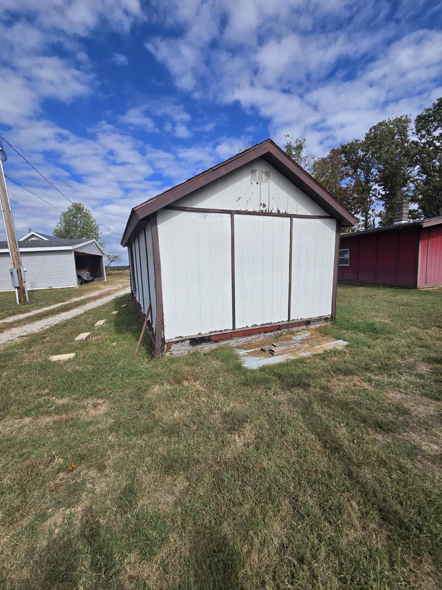 946 County Road 3670 Property Photo 28