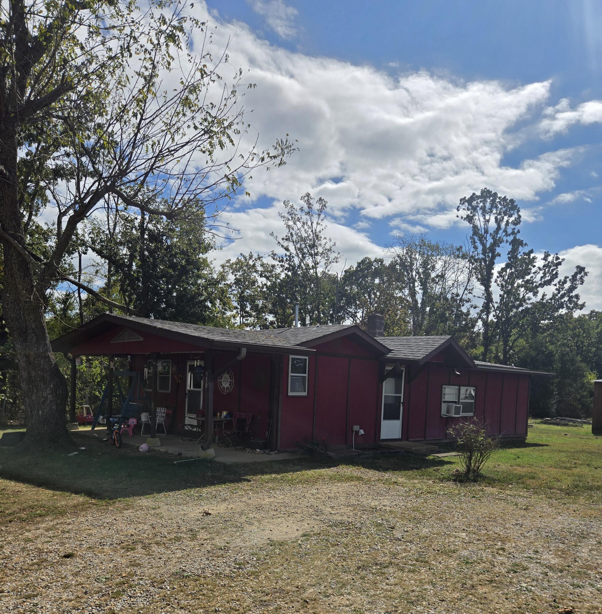 946 County Road 3670 Property Photo 30