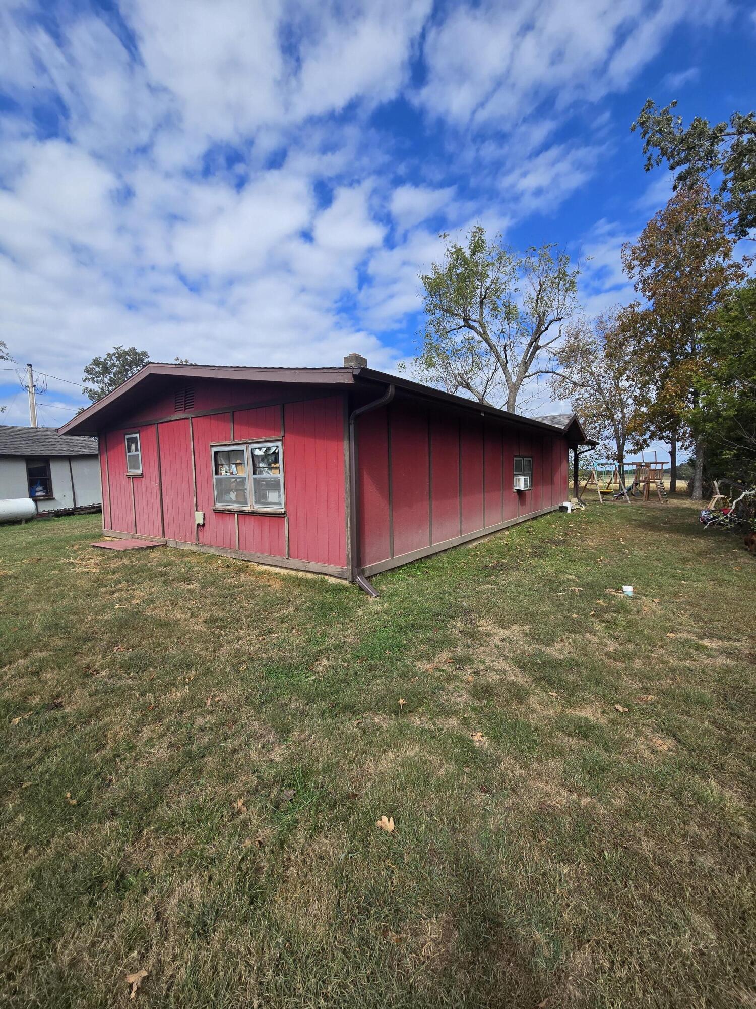 946 County Road 3670 Property Photo 32