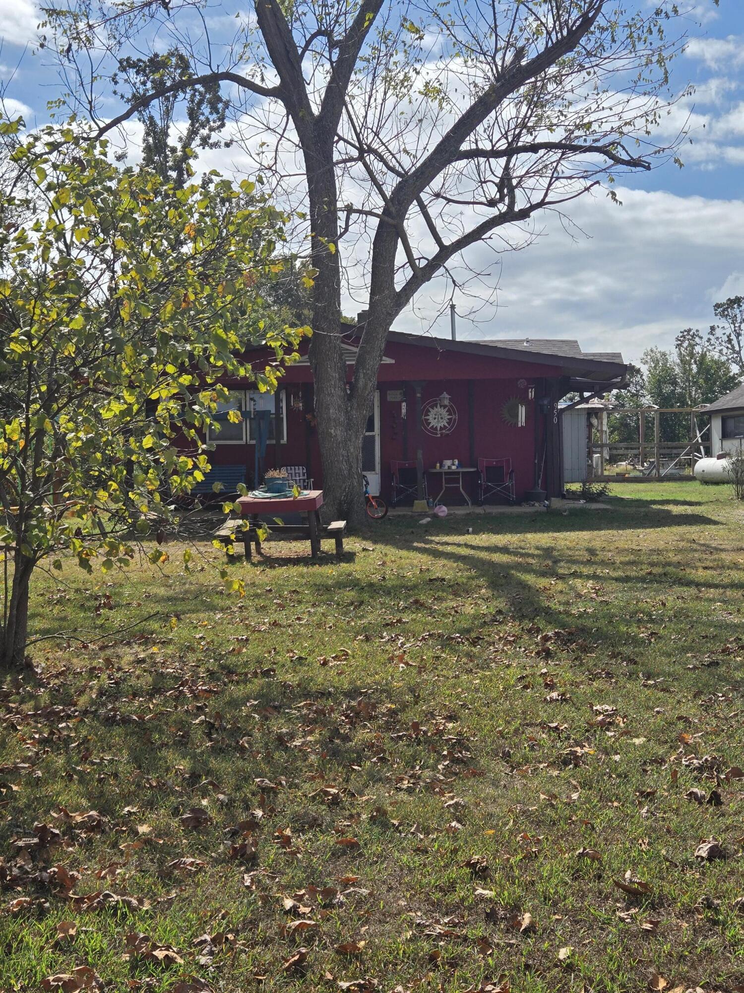 946 County Road 3670 Property Photo 33