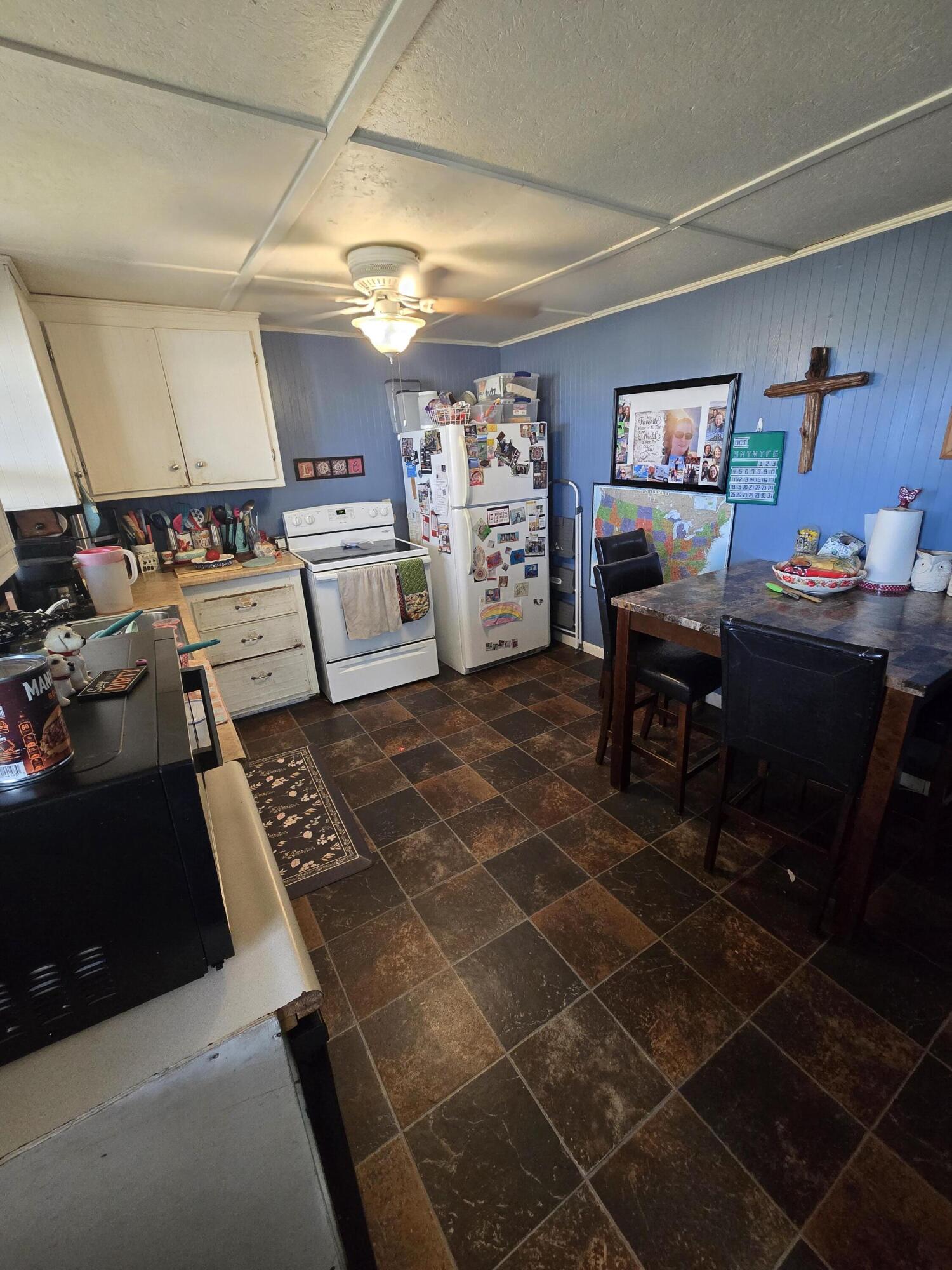 946 County Road 3670 Property Photo 34